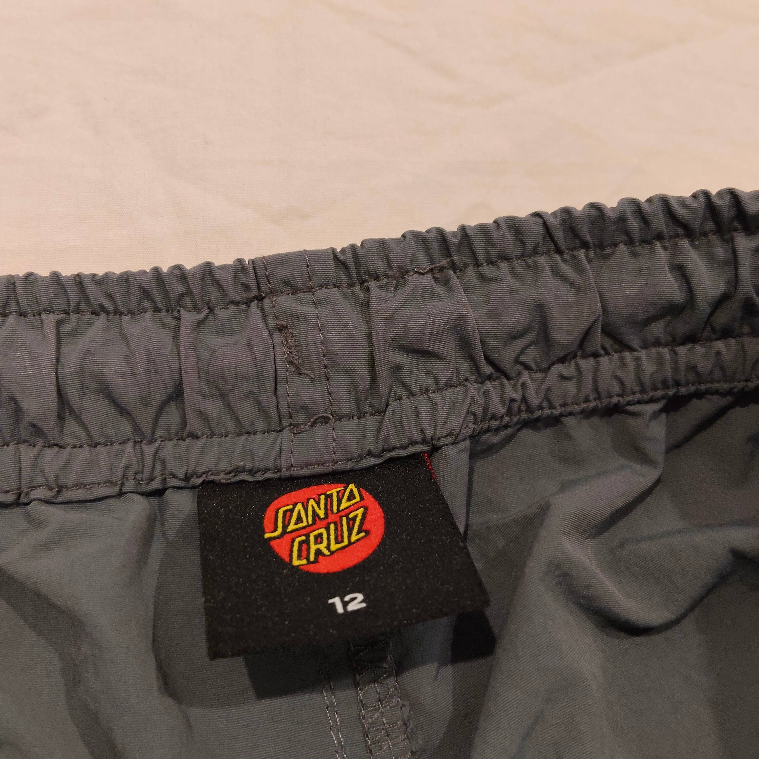 SANTA CRUZ shorts size 12 boys