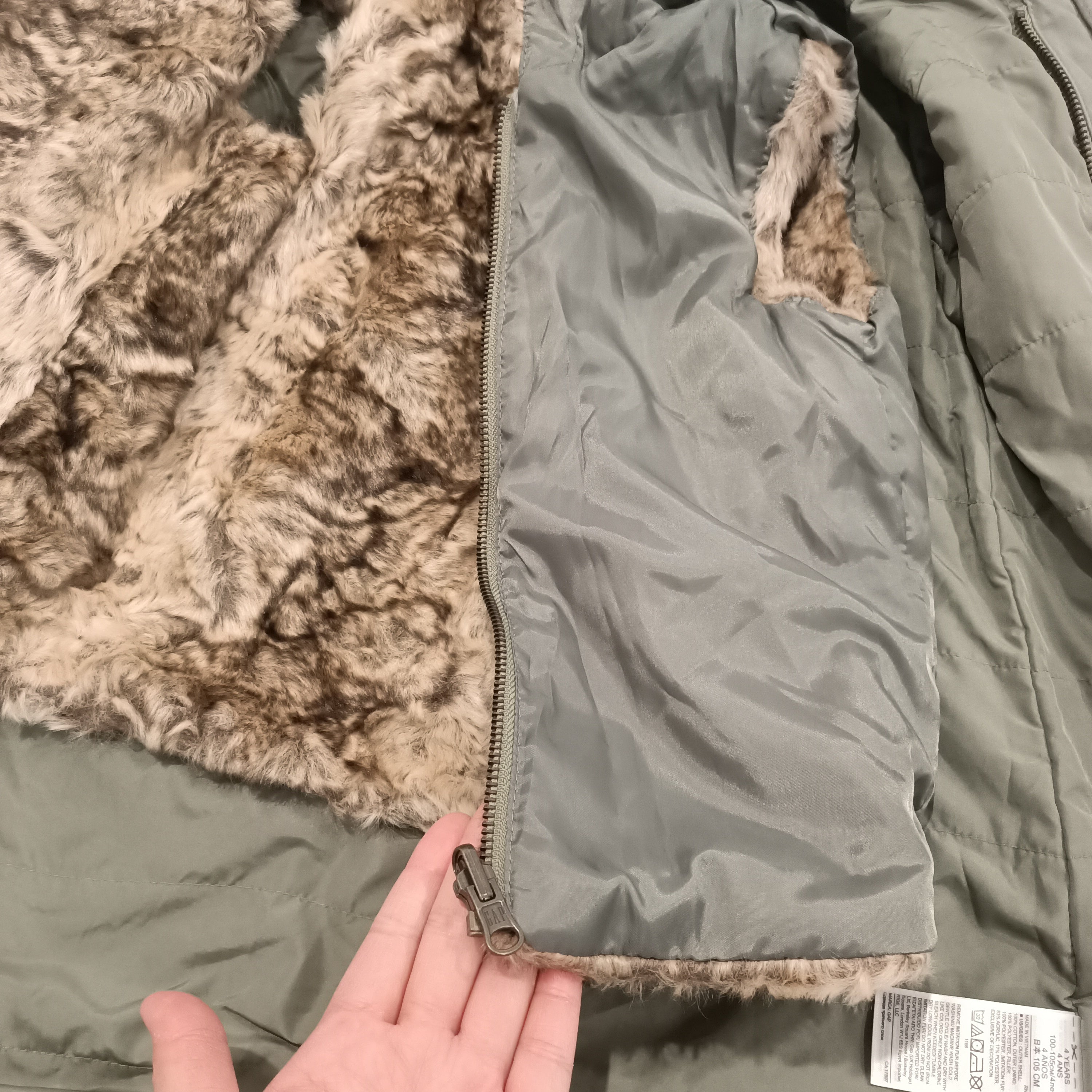GAP baby 3-in-1 jacket size 4yrs toddler with removable fur vest unisex khaki green parka