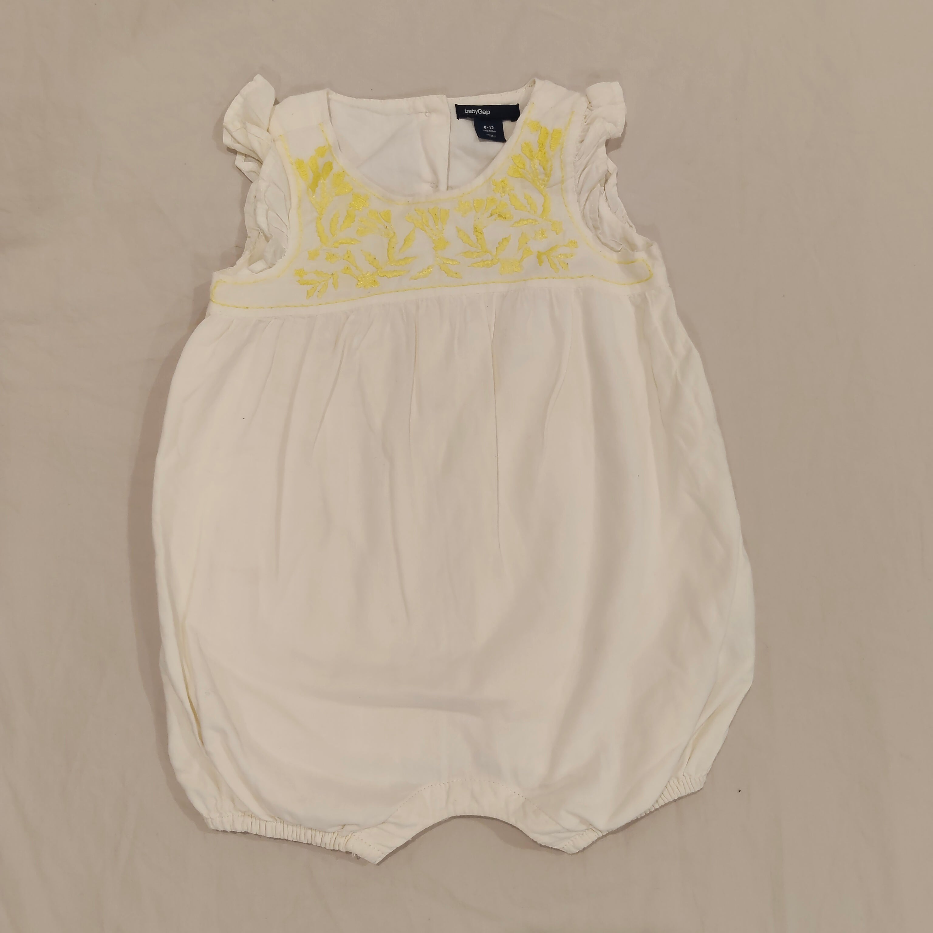 GAP baby romper size 6-12m embroidered yellow flowers