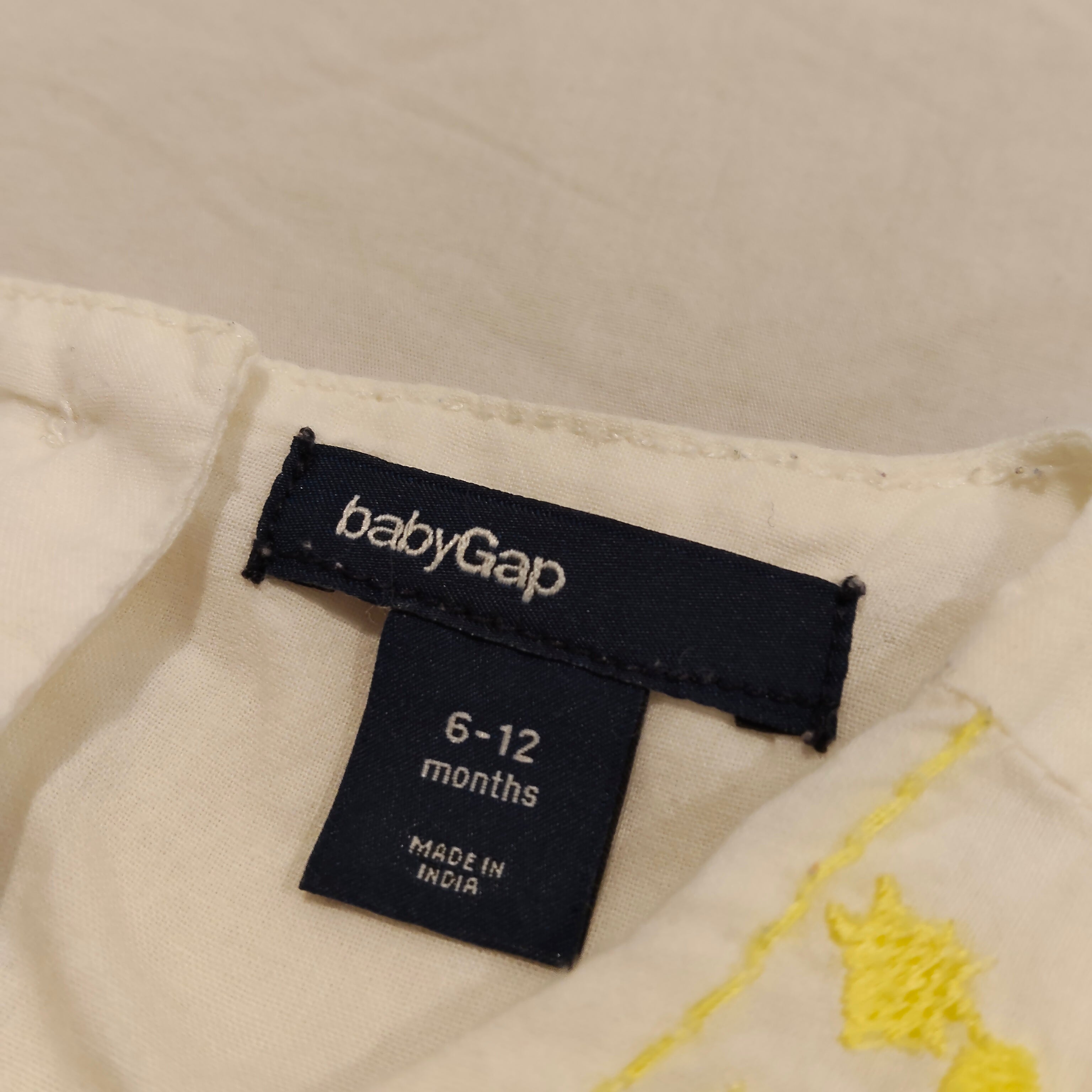 GAP baby romper size 6-12m embroidered yellow flowers