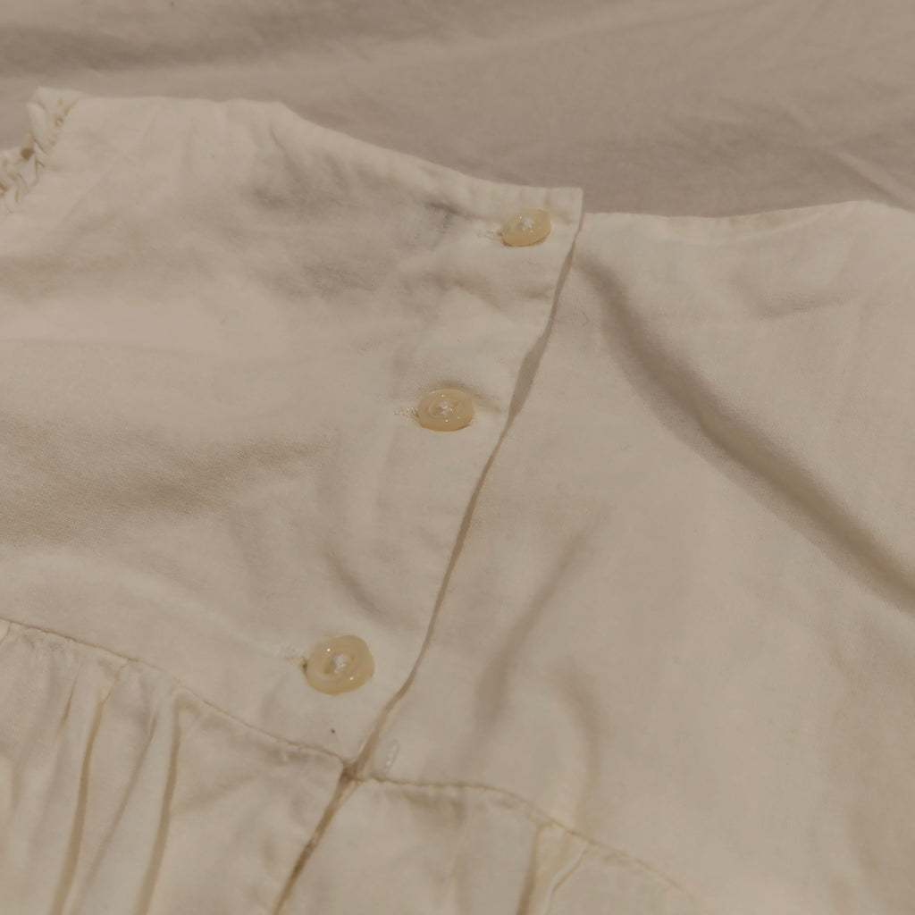 GAP baby romper size 6-12m embroidered yellow flowers