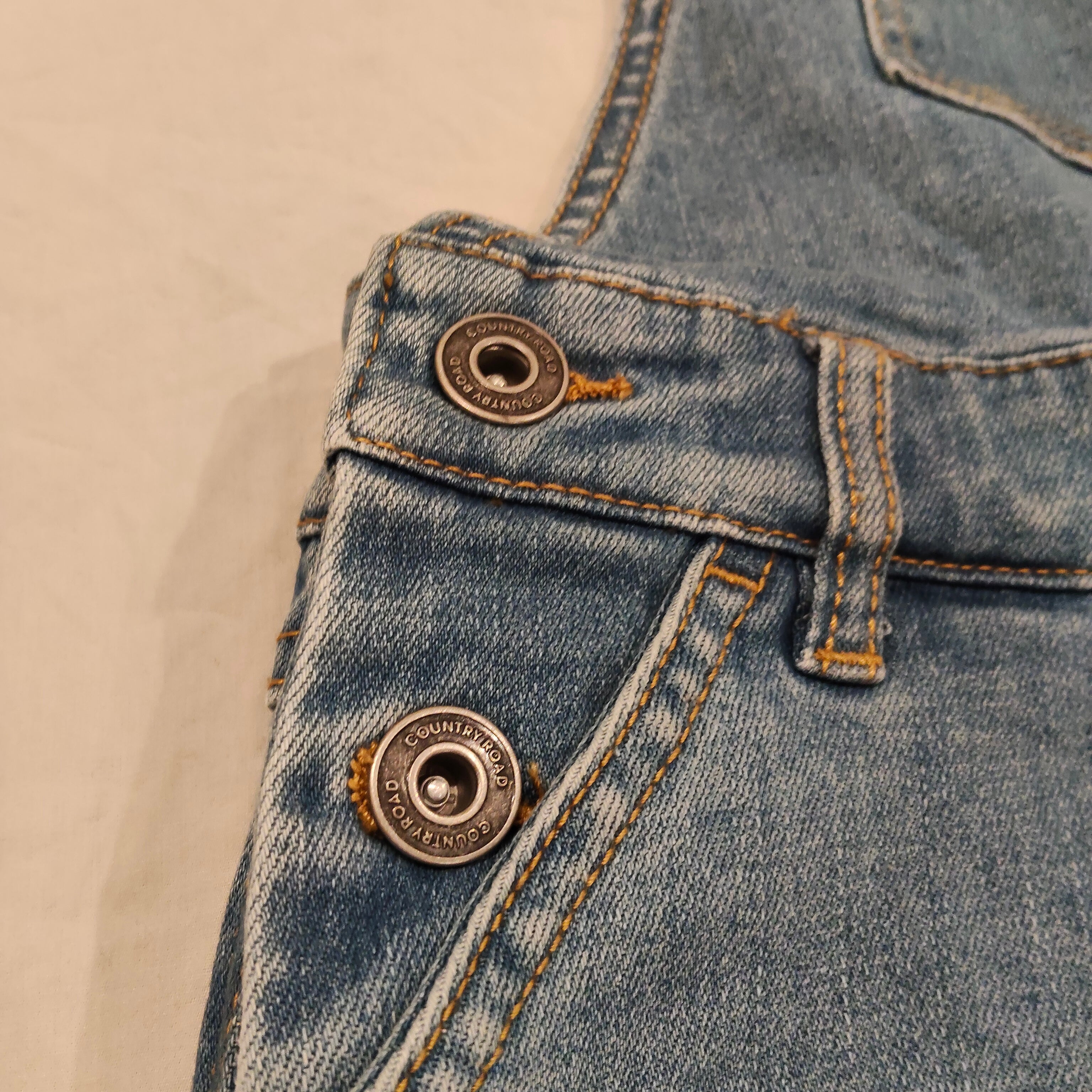 COUNTRY ROAD denim overall size 4 unisex