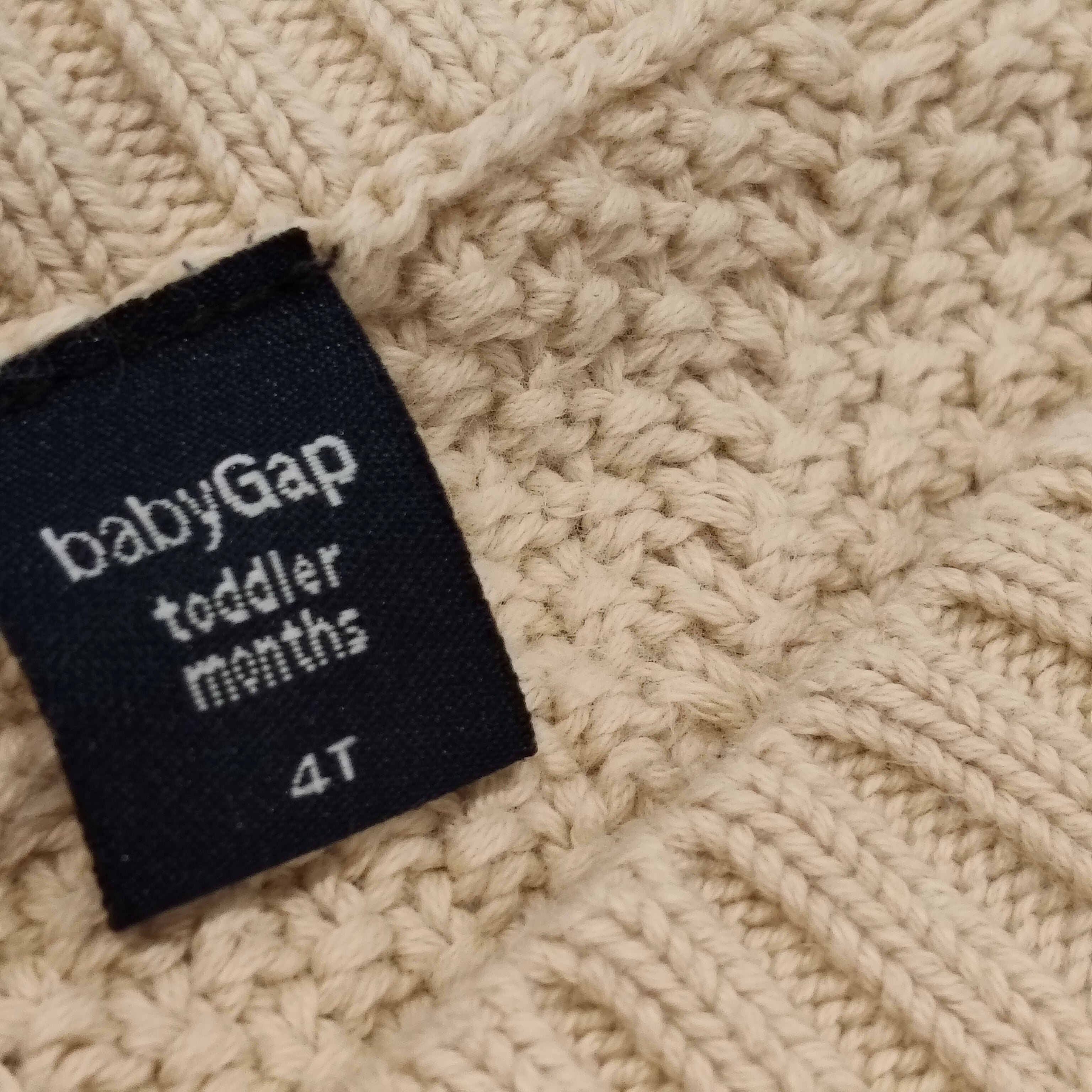 GAP knit jumper size 4yr unisex cream colour