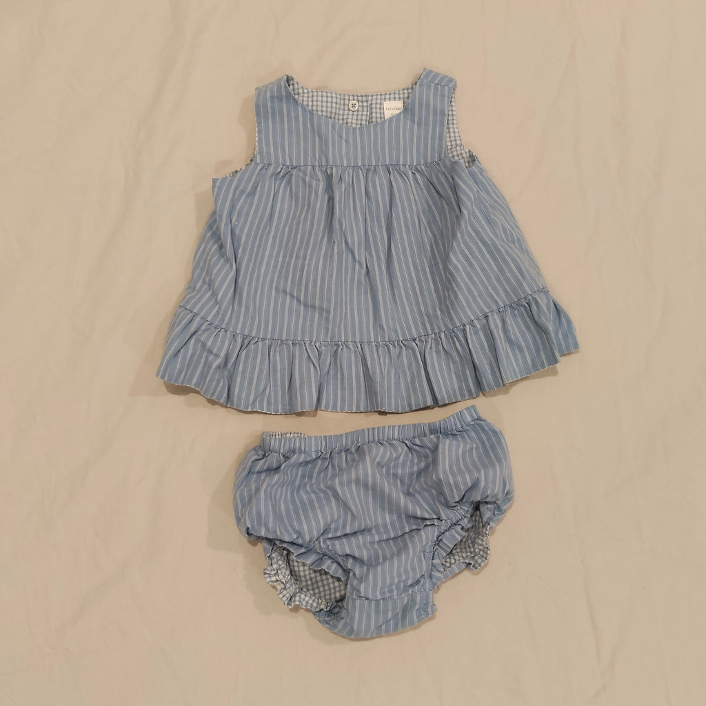 GAP set size 6-12m Girls Reversible - Blue Ruffle Top & Bloomer Shorts