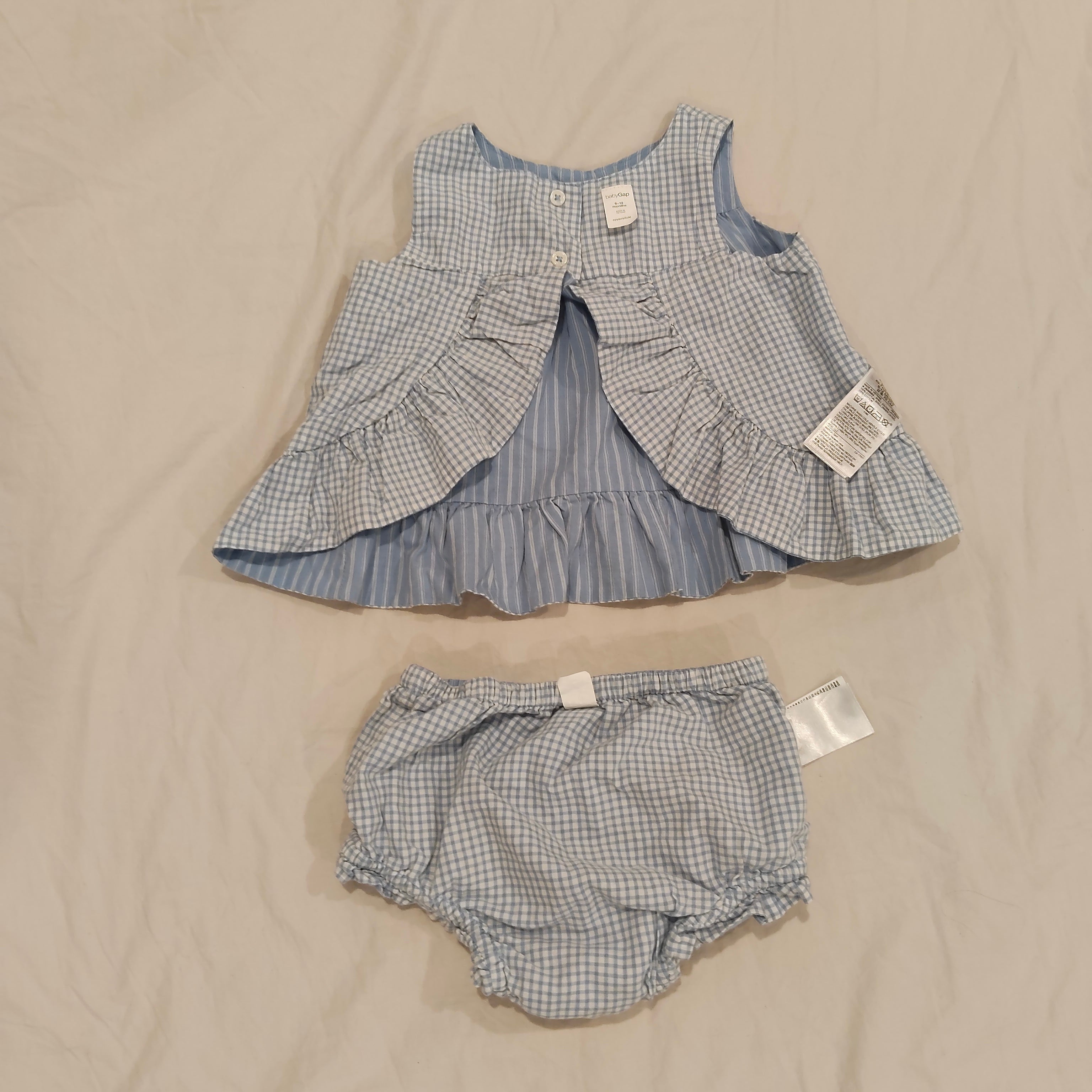 GAP set size 6-12m Girls Reversible - Blue Ruffle Top & Bloomer Shorts