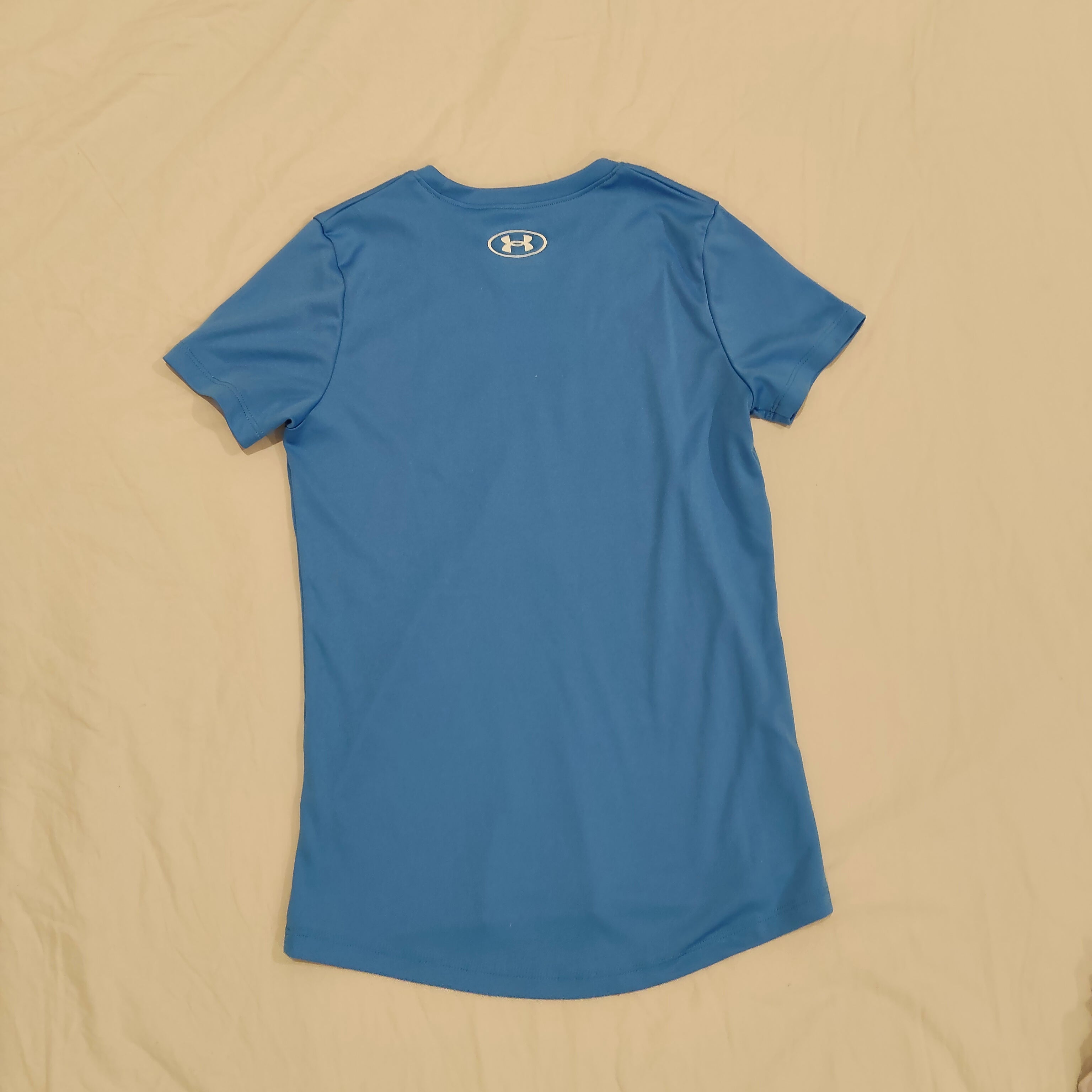 UNDER ARMOUR tee size YMD 10-12yrs girls short sleeve