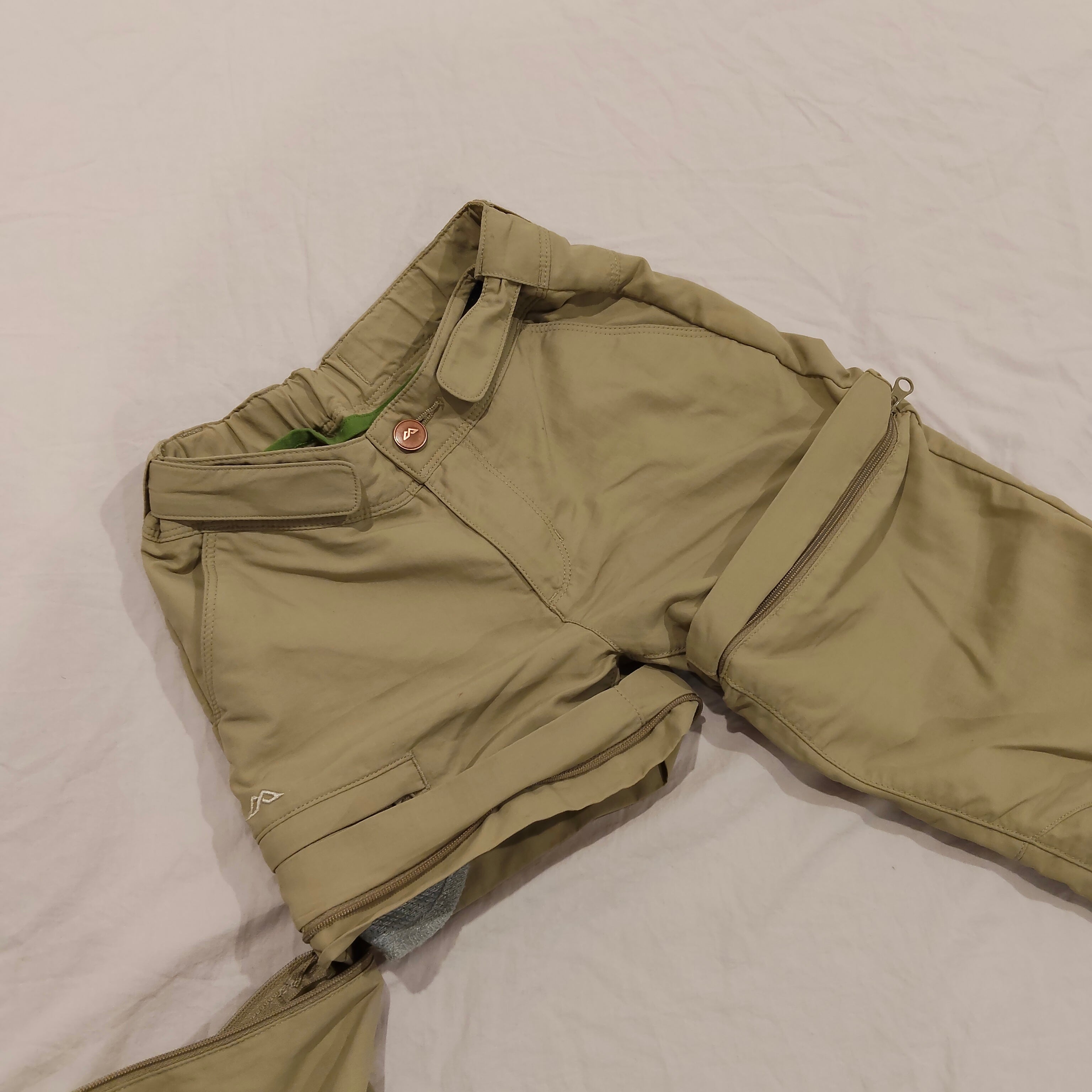 KATHMANDU Convertible Pants size 8yrs boys - Pants zip off into shorts - Hike