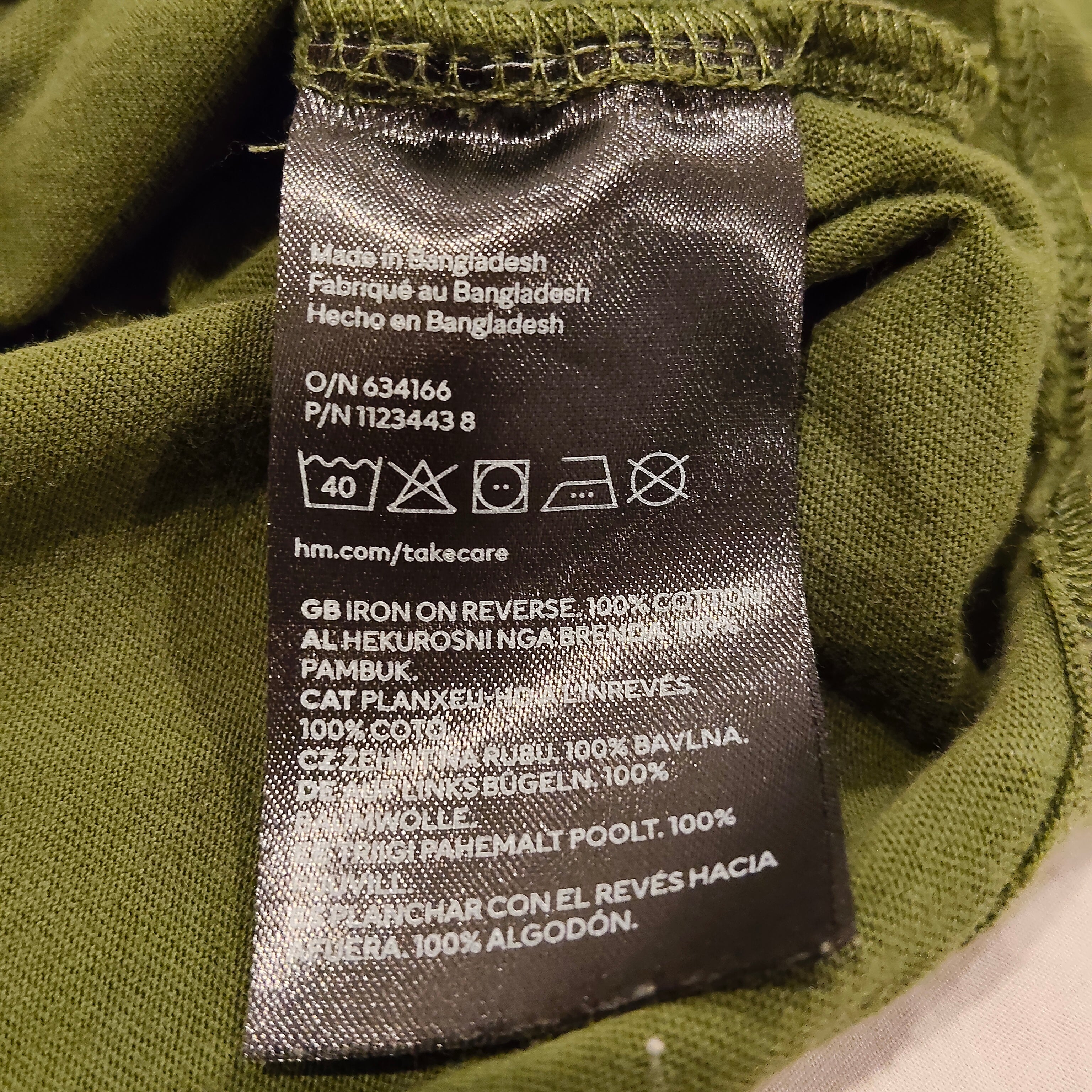 H&M top size 6-8y boys long sleeve green dinosaur