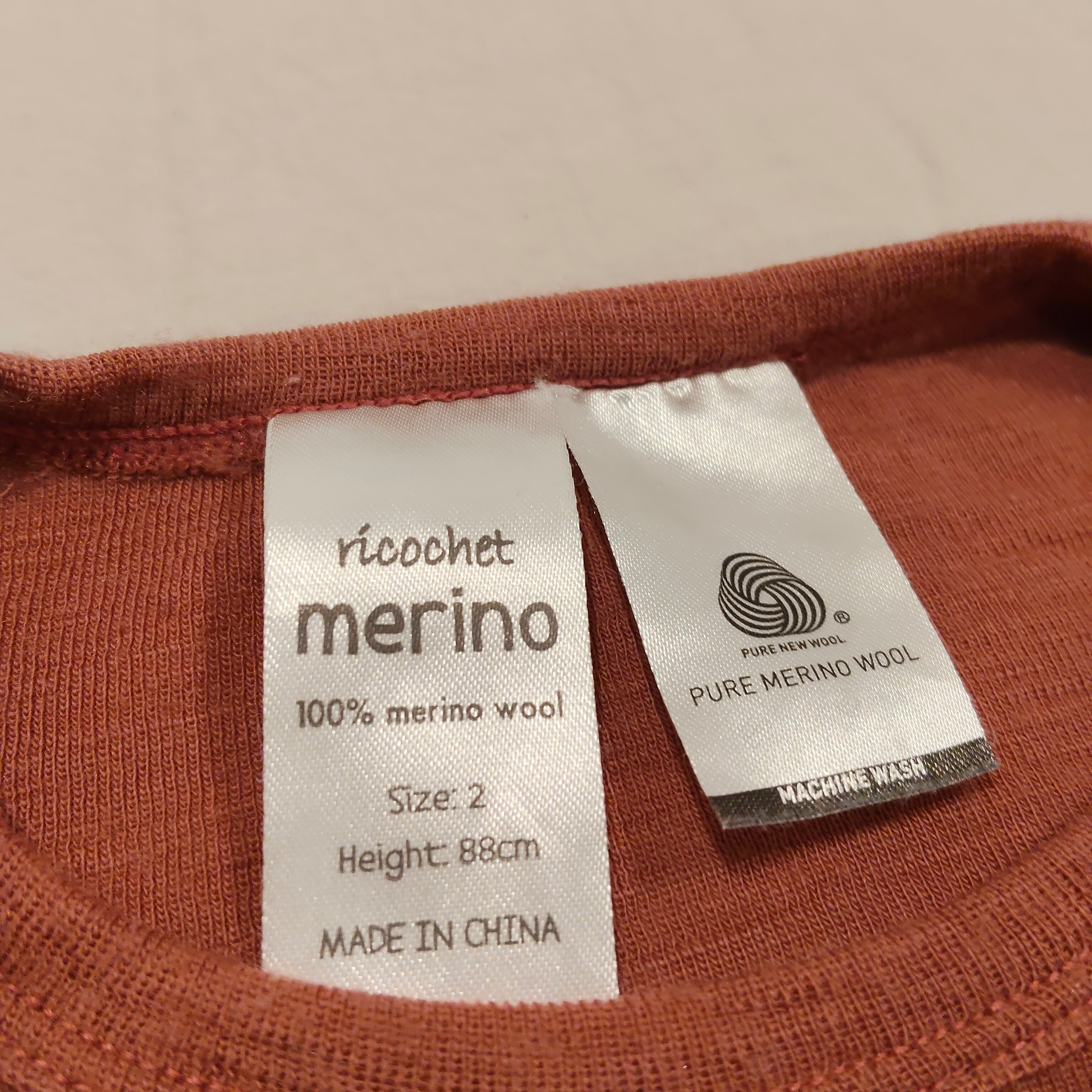 RICOCHET 100% Merino top size 2yrs unisex long sleeve