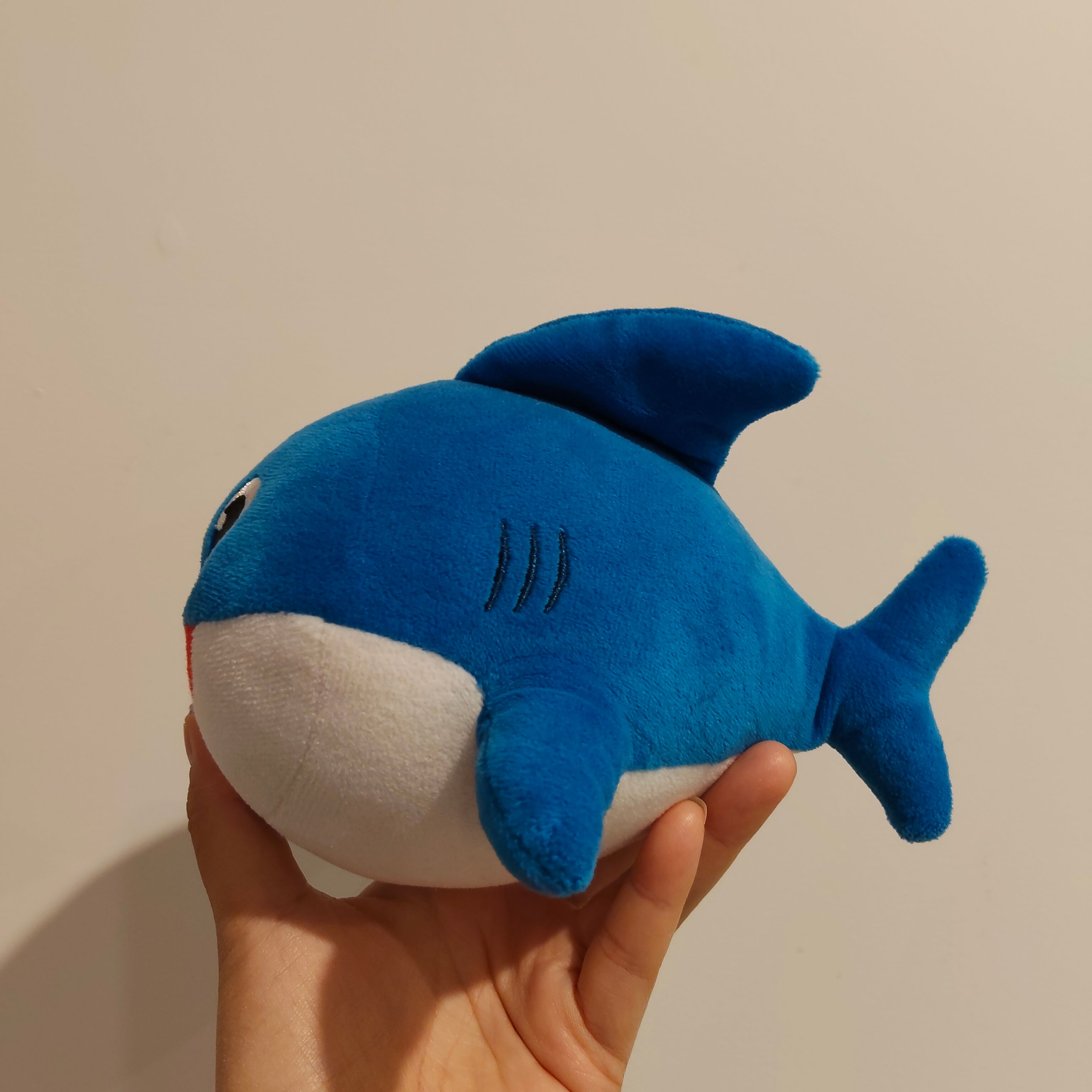 Baby Shark Daddy Shark plush toy 20x9x15cm