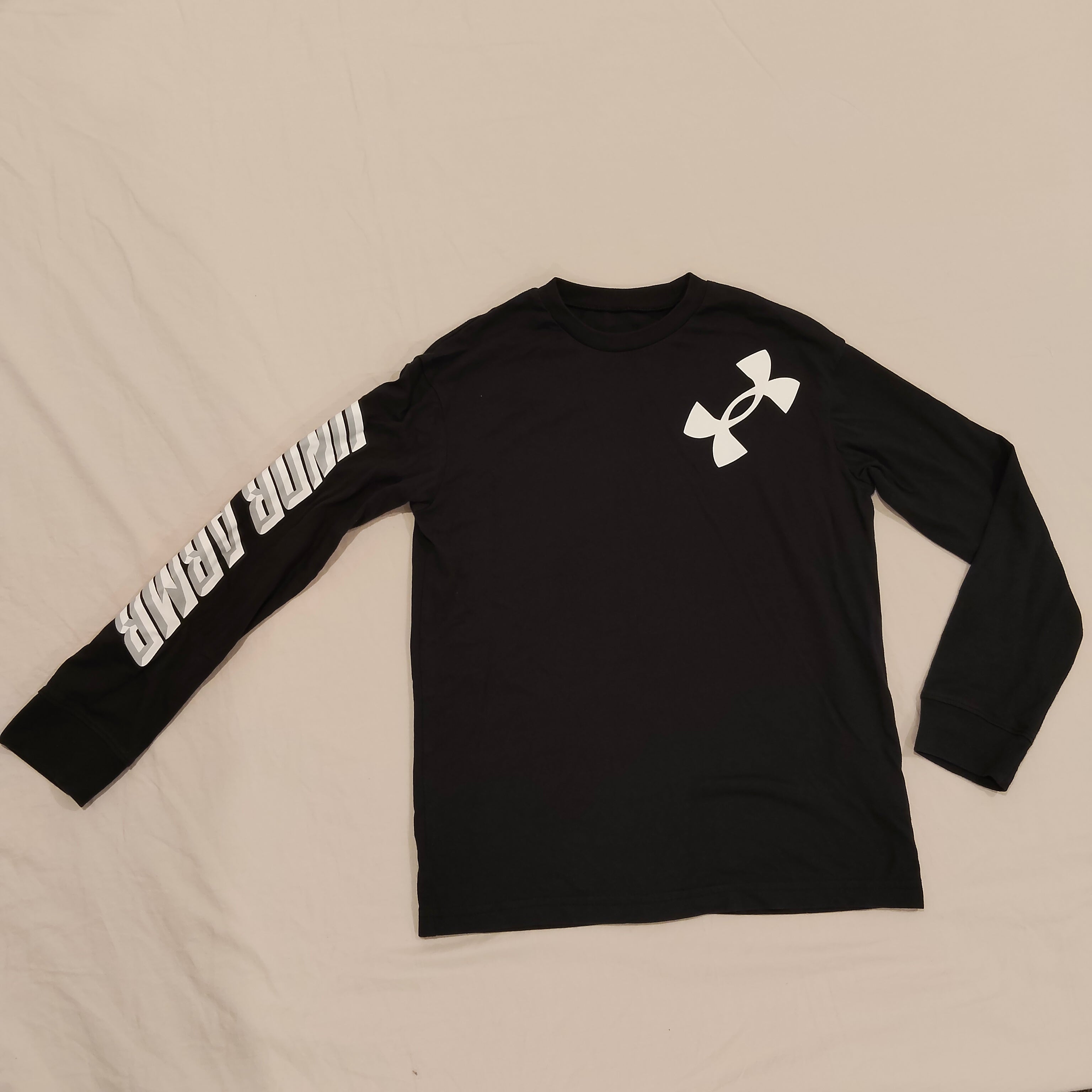 UNDER ARMOUR top size 8-12yrs Heatgear boys long sleeve black
