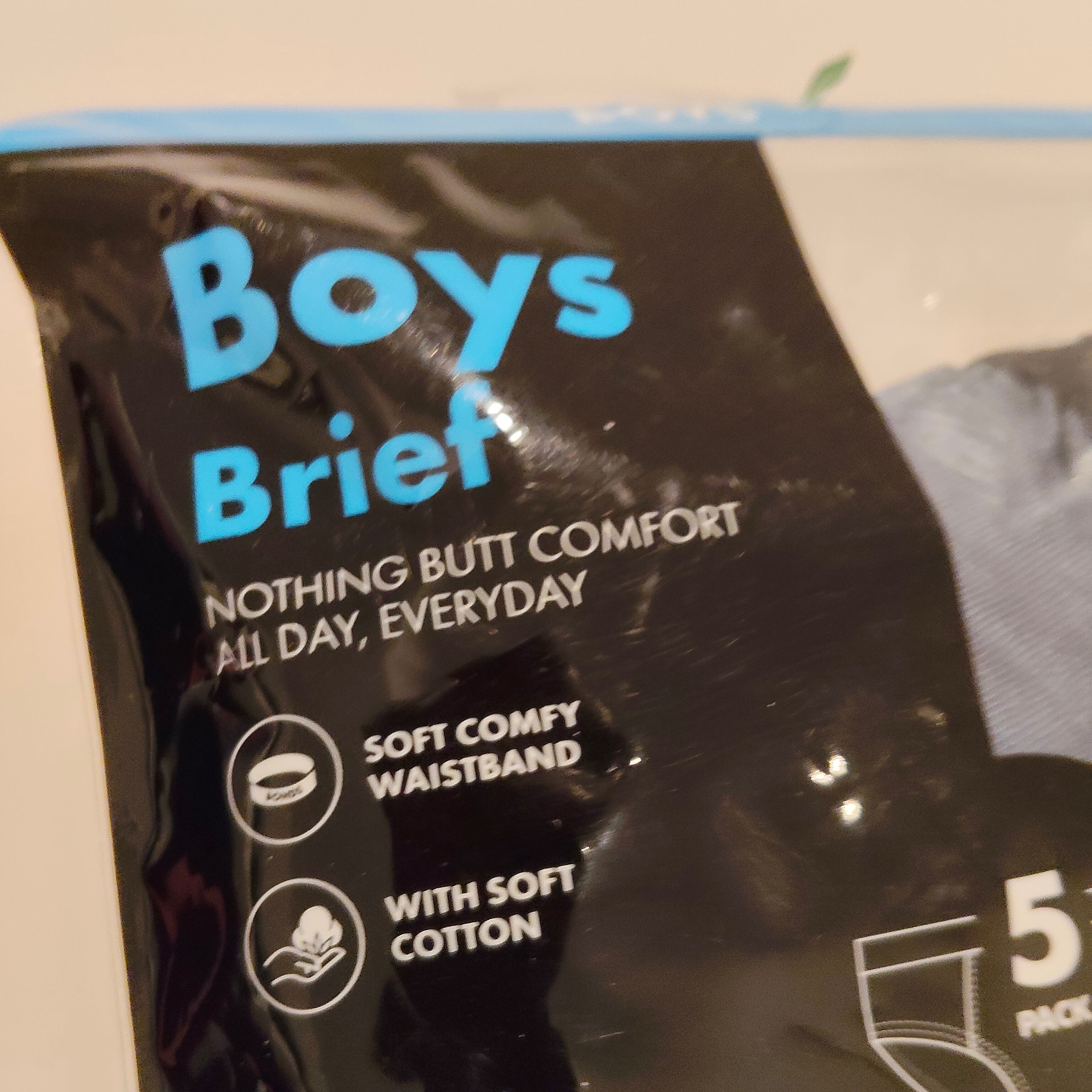 New BONDS brief size 10-11yrs Boys 3pk