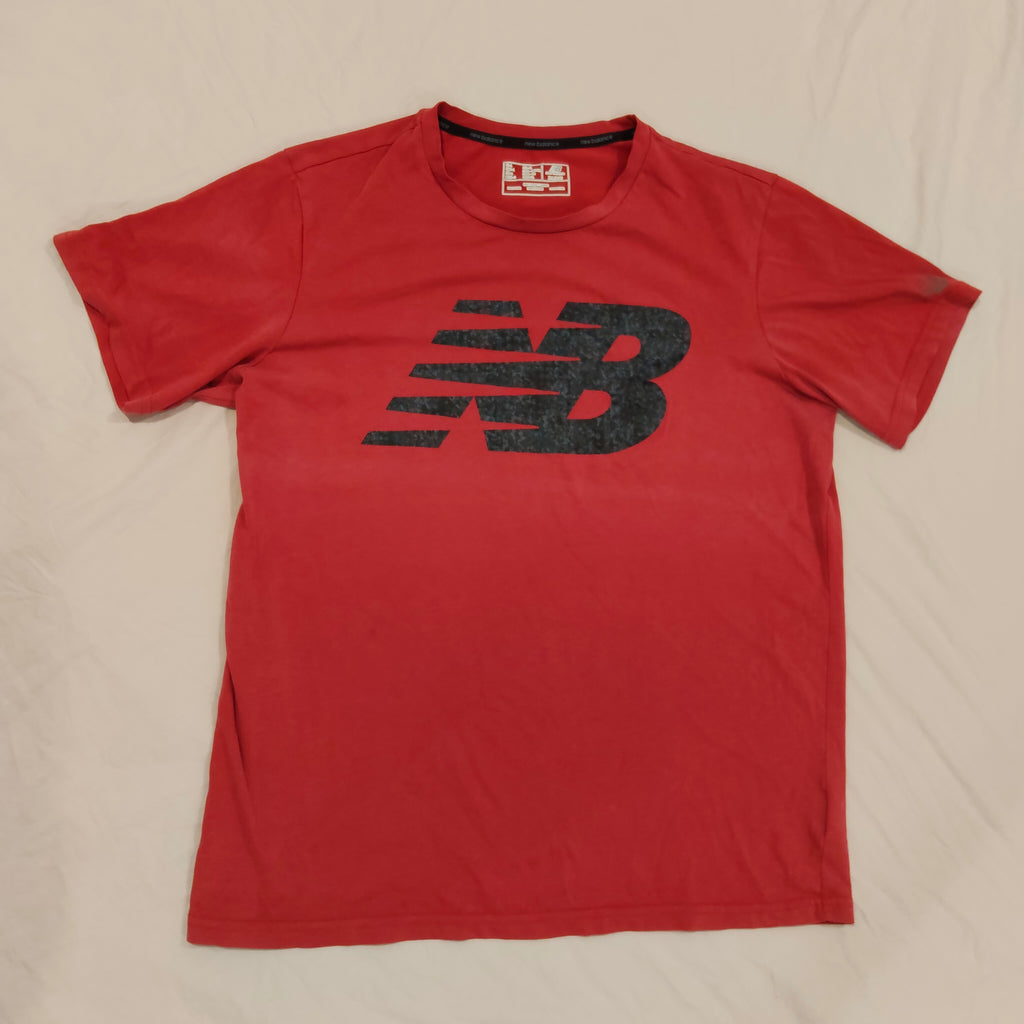 NEW BALANCE tee size L Mens short sleeve