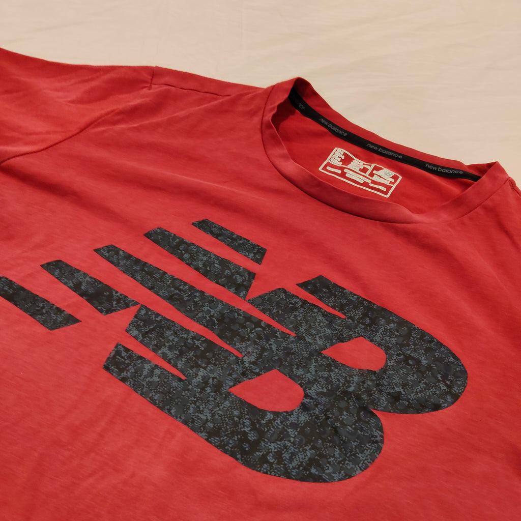 NEW BALANCE tee size L Mens short sleeve