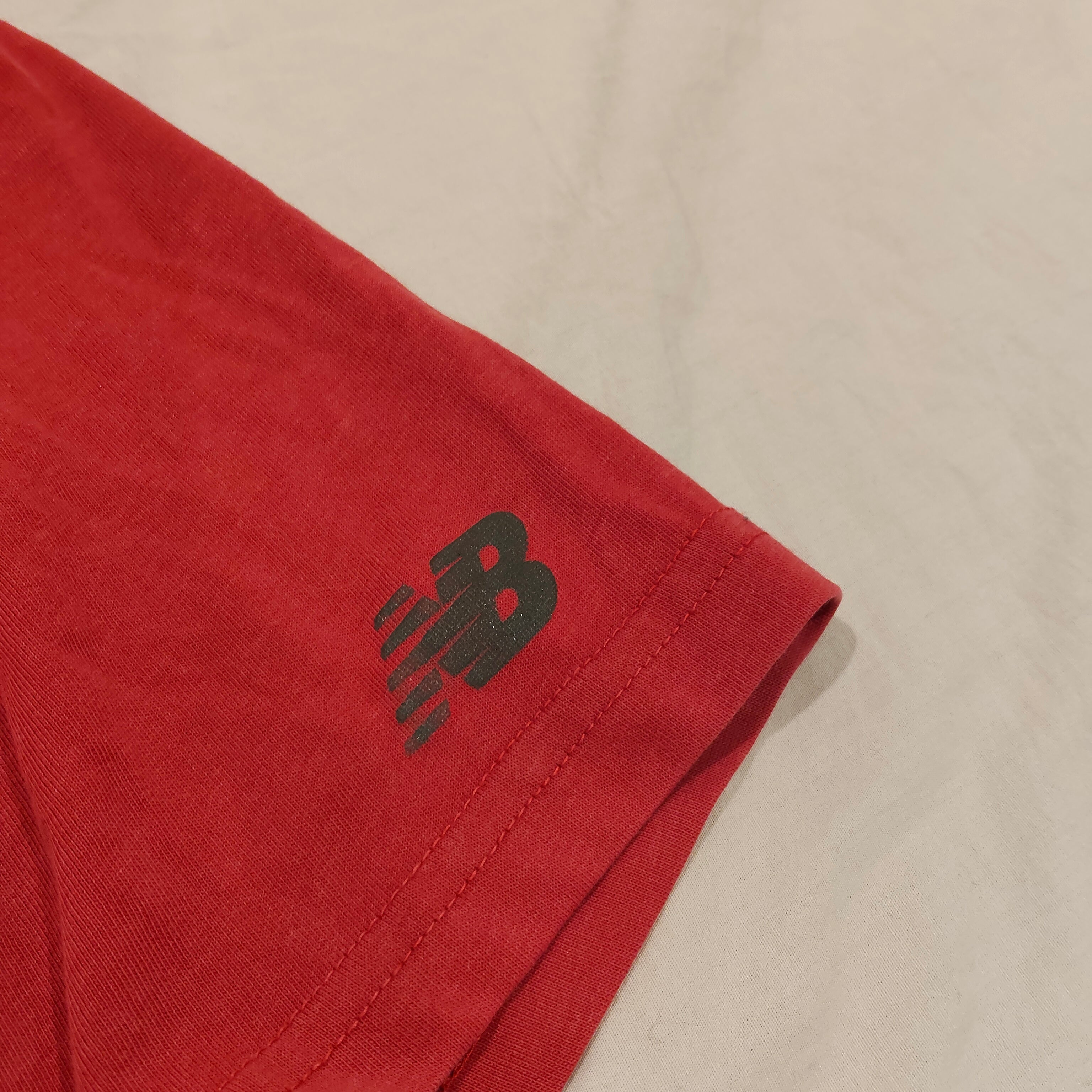 NEW BALANCE tee size L Mens short sleeve