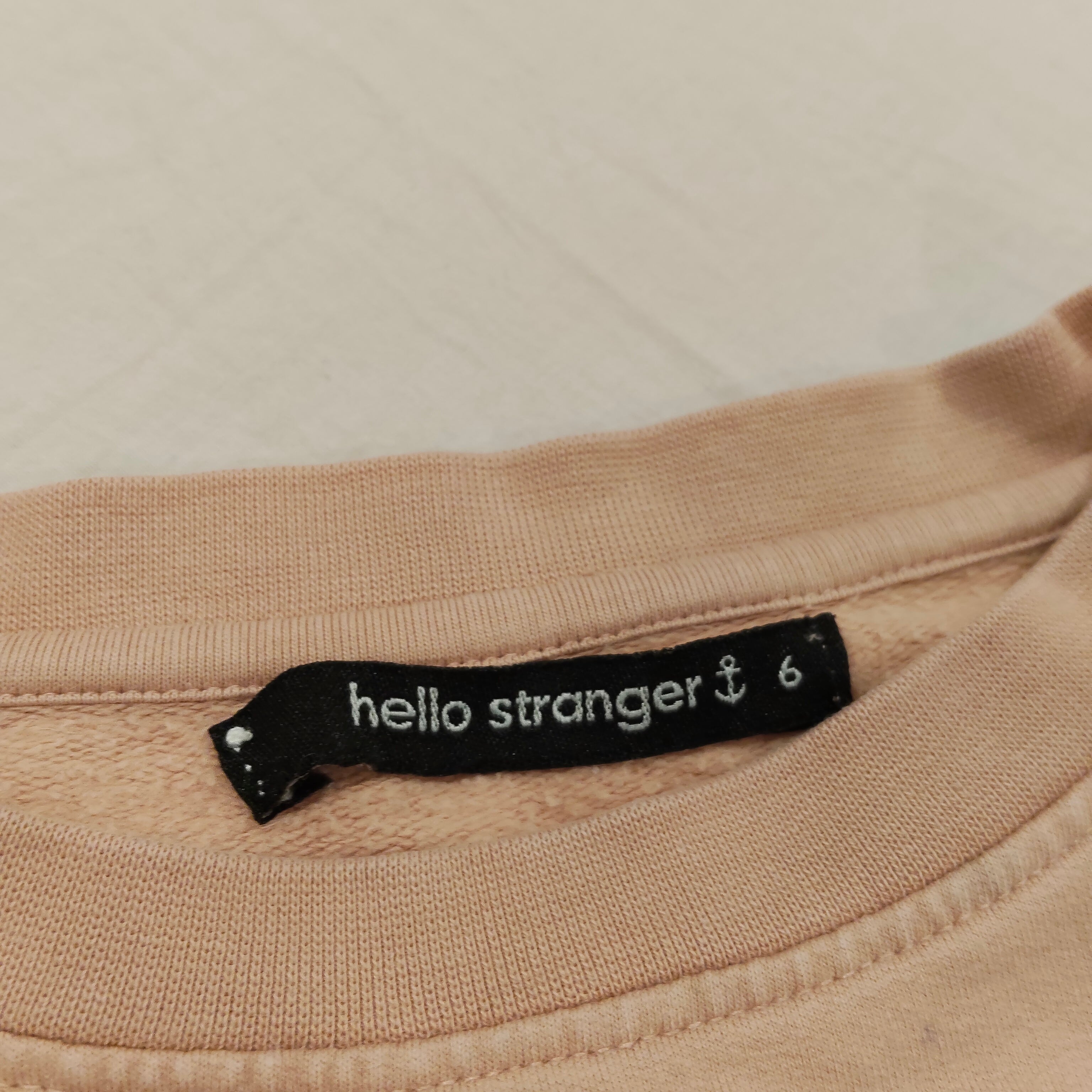 HELLO STRANGER jumper size 6yrs girls - kindy condition