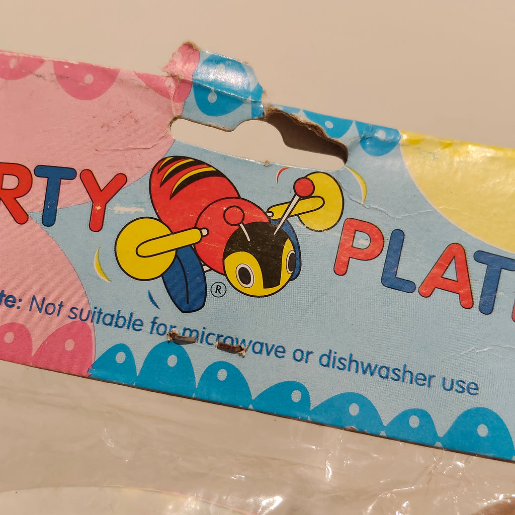 NEW Buzzy Bee brand party plates 4pk