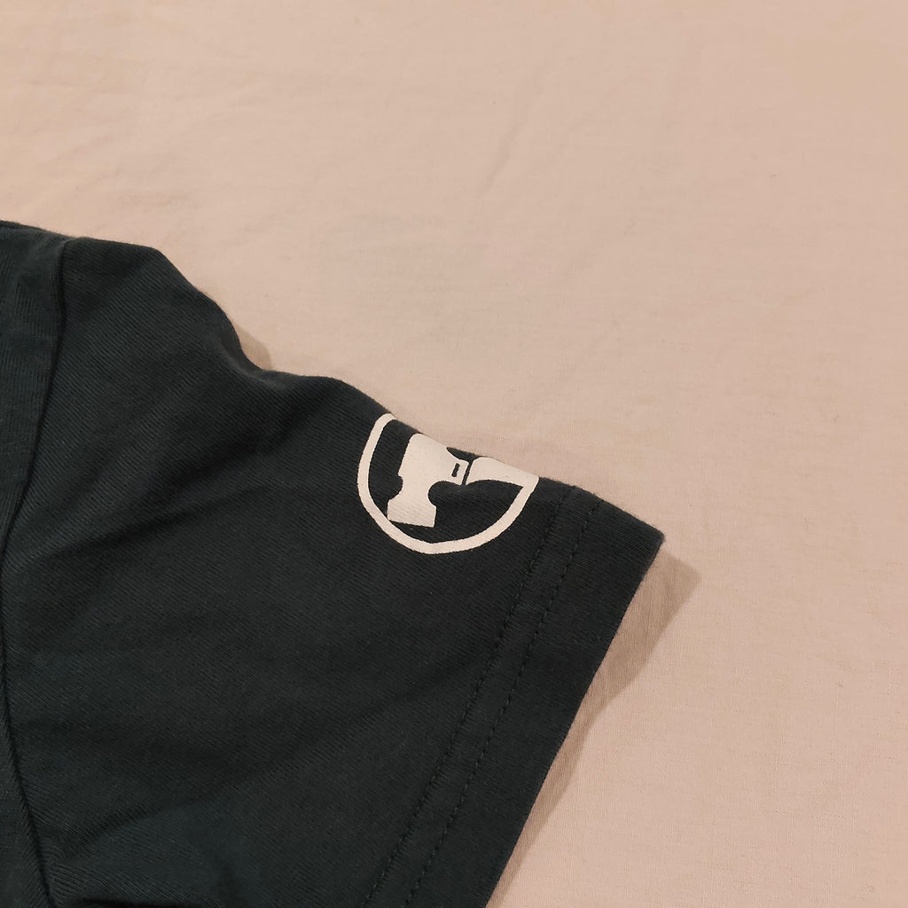 BUNNINGS tee size 5 short sleeve Dark Green