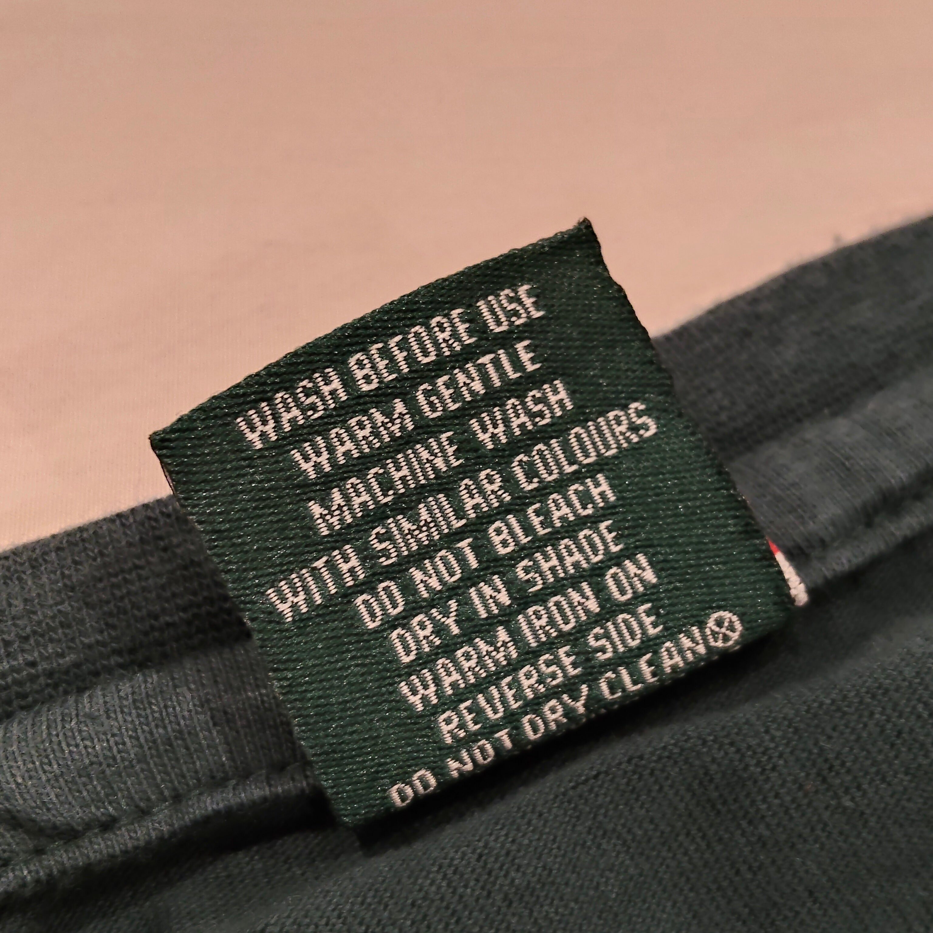 BUNNINGS tee size 5 short sleeve Dark Green