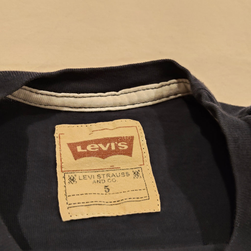 LEVIS Top size 5yrs boys Navy short sleeve