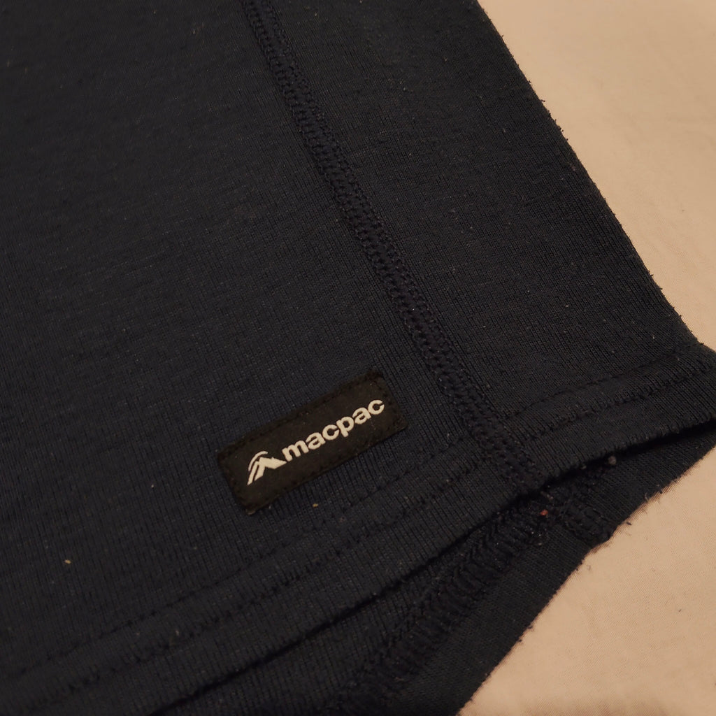MACPAC thermal top size 4yrs unisex Navy long sleeve