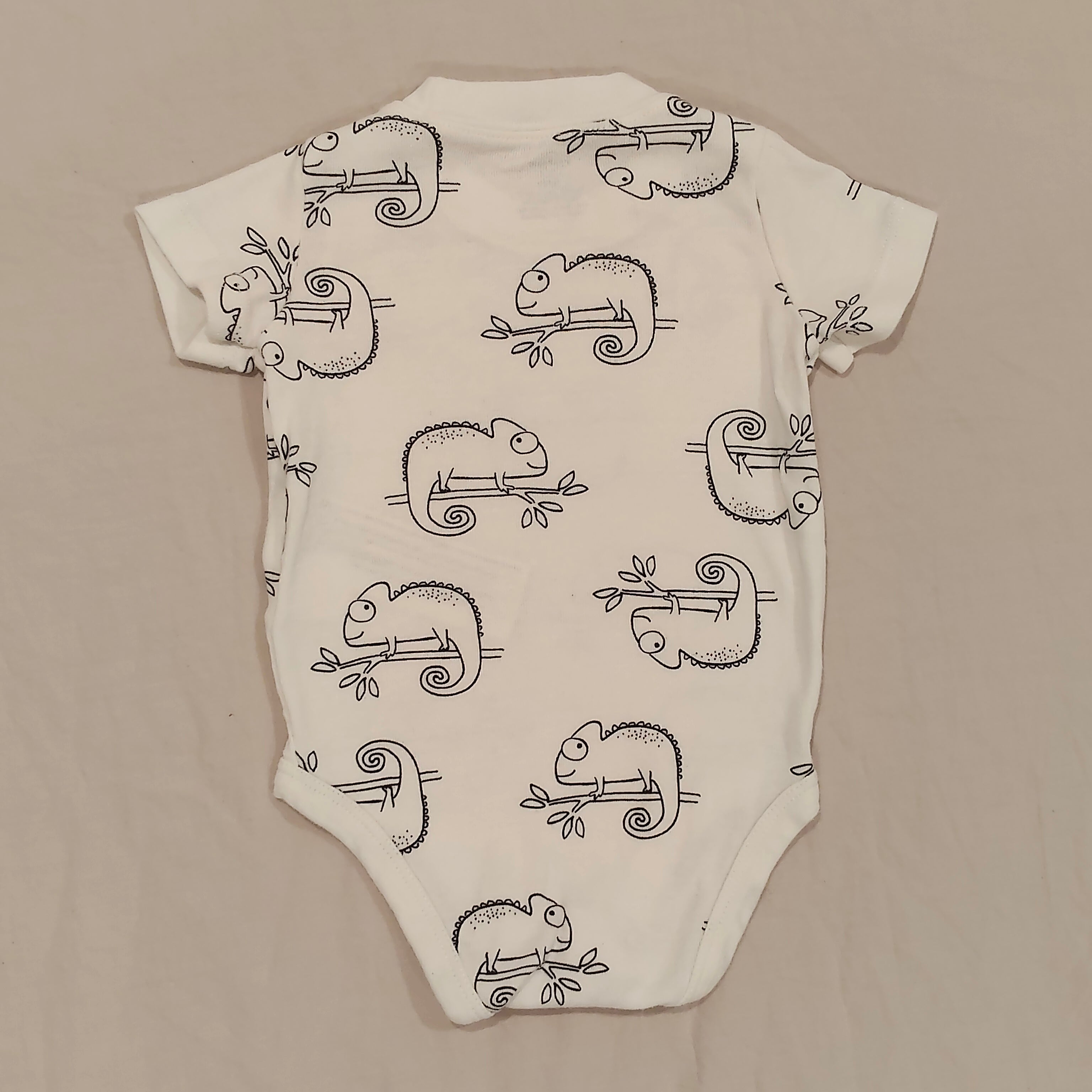 CARTER'S bodysuit size 6m baby short sleeve Chameleon