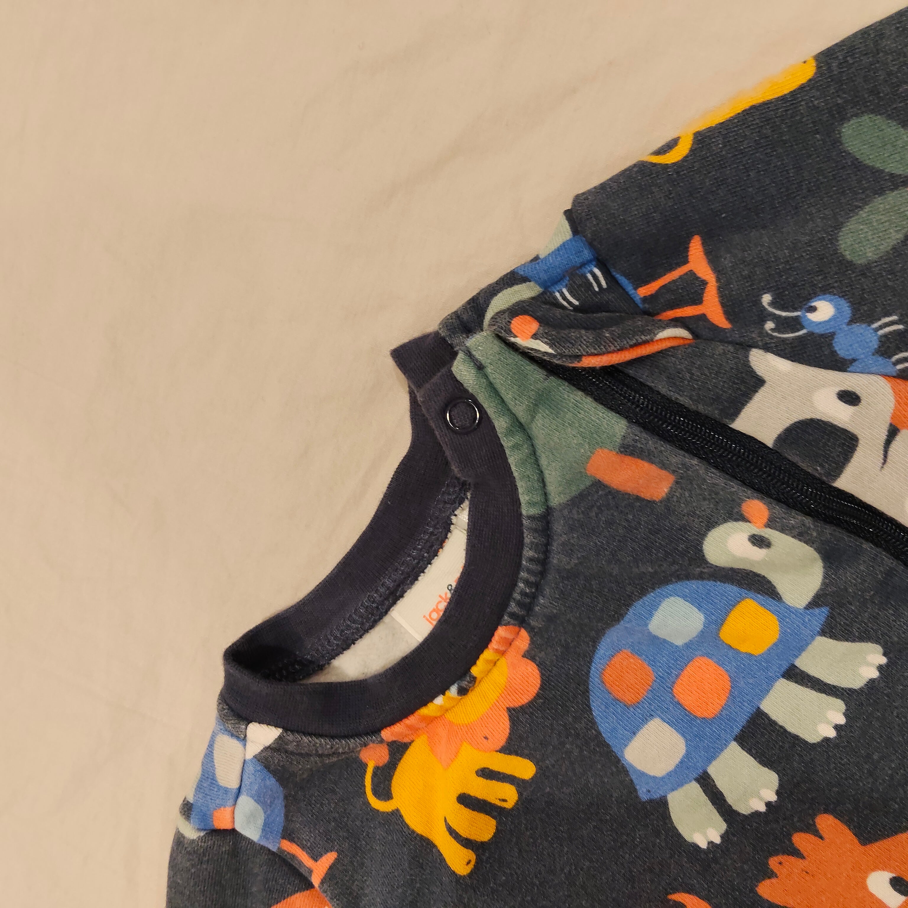 JACK & MILLY onesie size 12m baby unisex - thick cotton