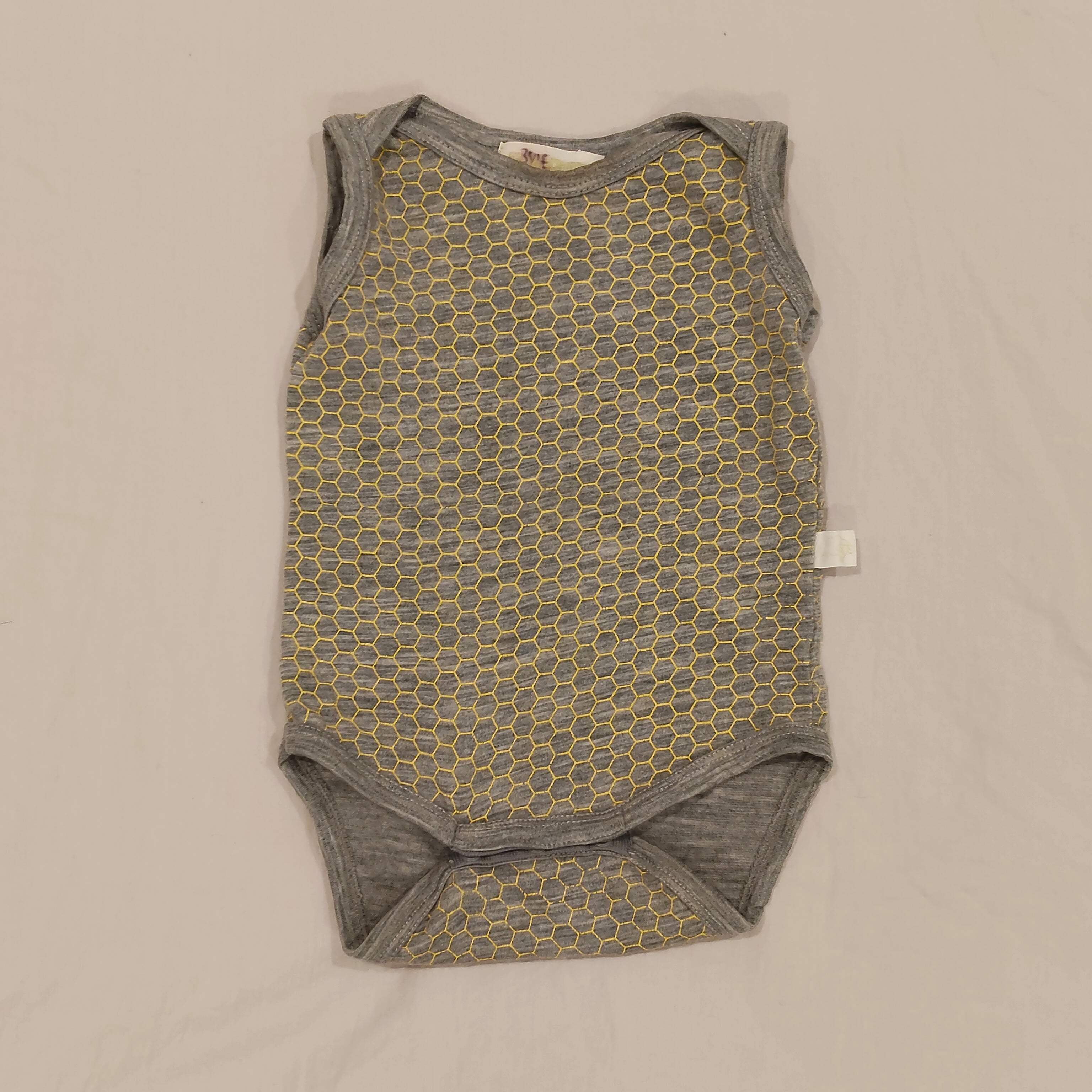 MOPOKUNA 100% Merino Singlet Shortsuit size 3-6M baby