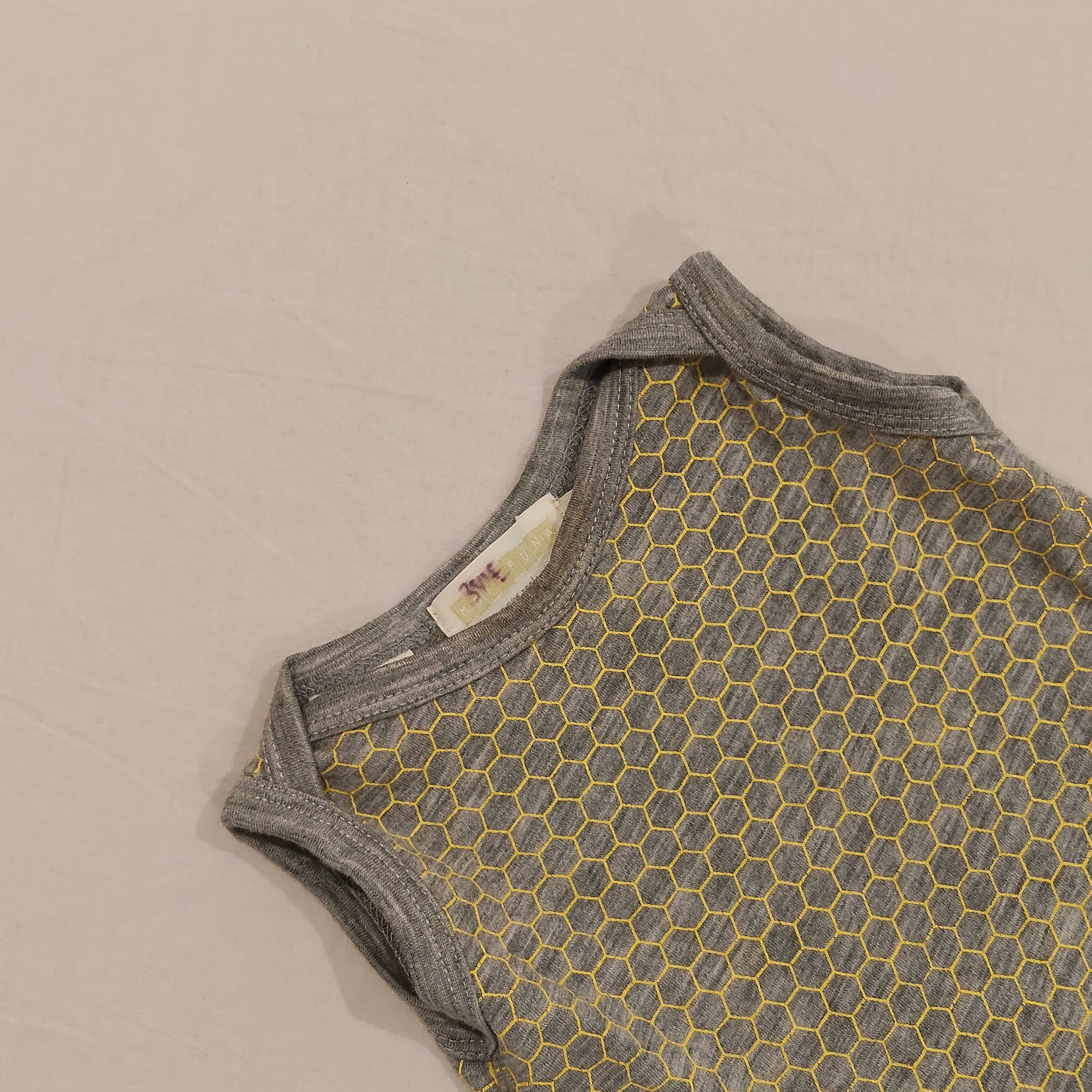 MOPOKUNA 100% Merino Singlet Shortsuit size 3-6M baby