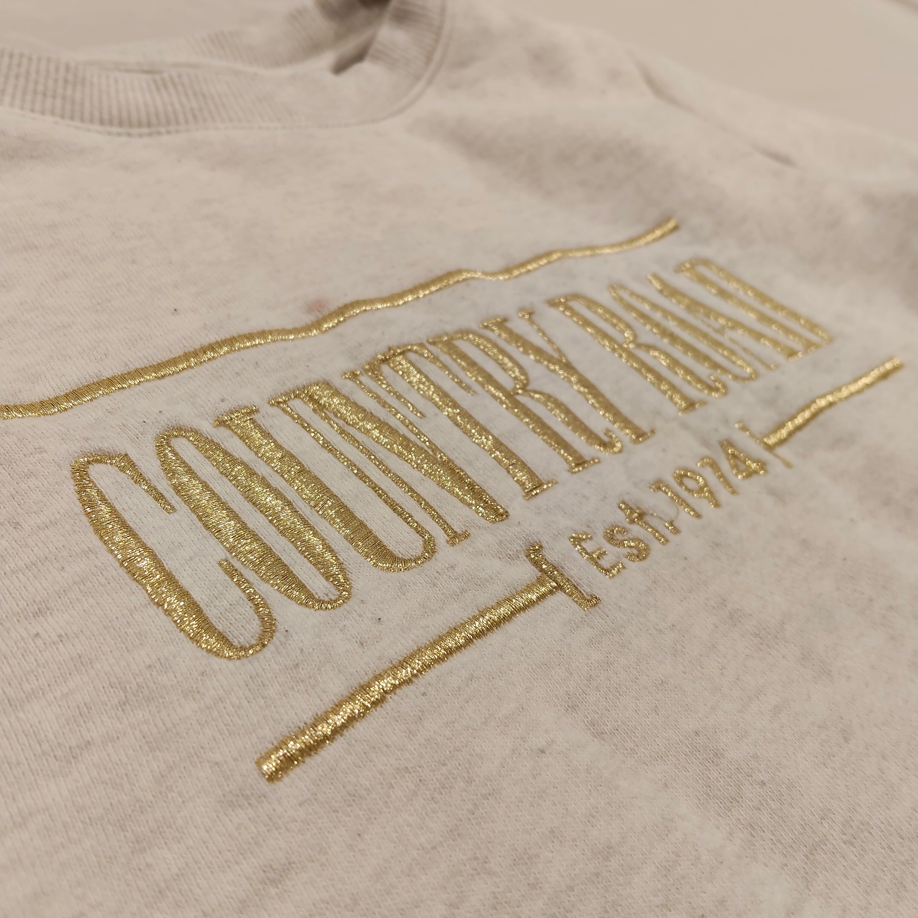 COUNTRY ROAD Heritage Crew Sweatshirts size 5 with metallic gold embroidered