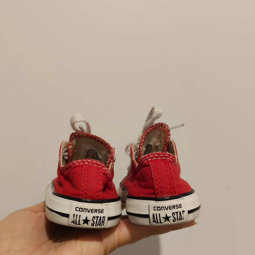 CONVERSE Chuck Taylor All Star toddler low-top sneakers size 5 (12-18M)