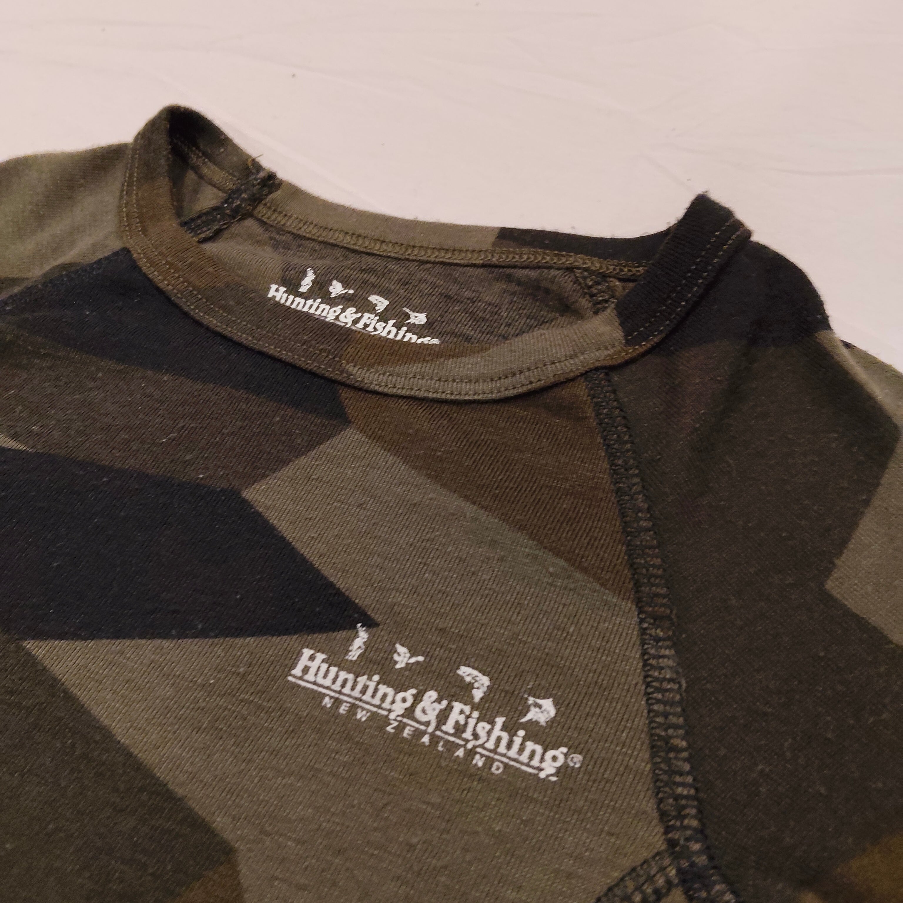 HUNTING & FISHING top Size 4-6yrs Boys Long Sleeve
