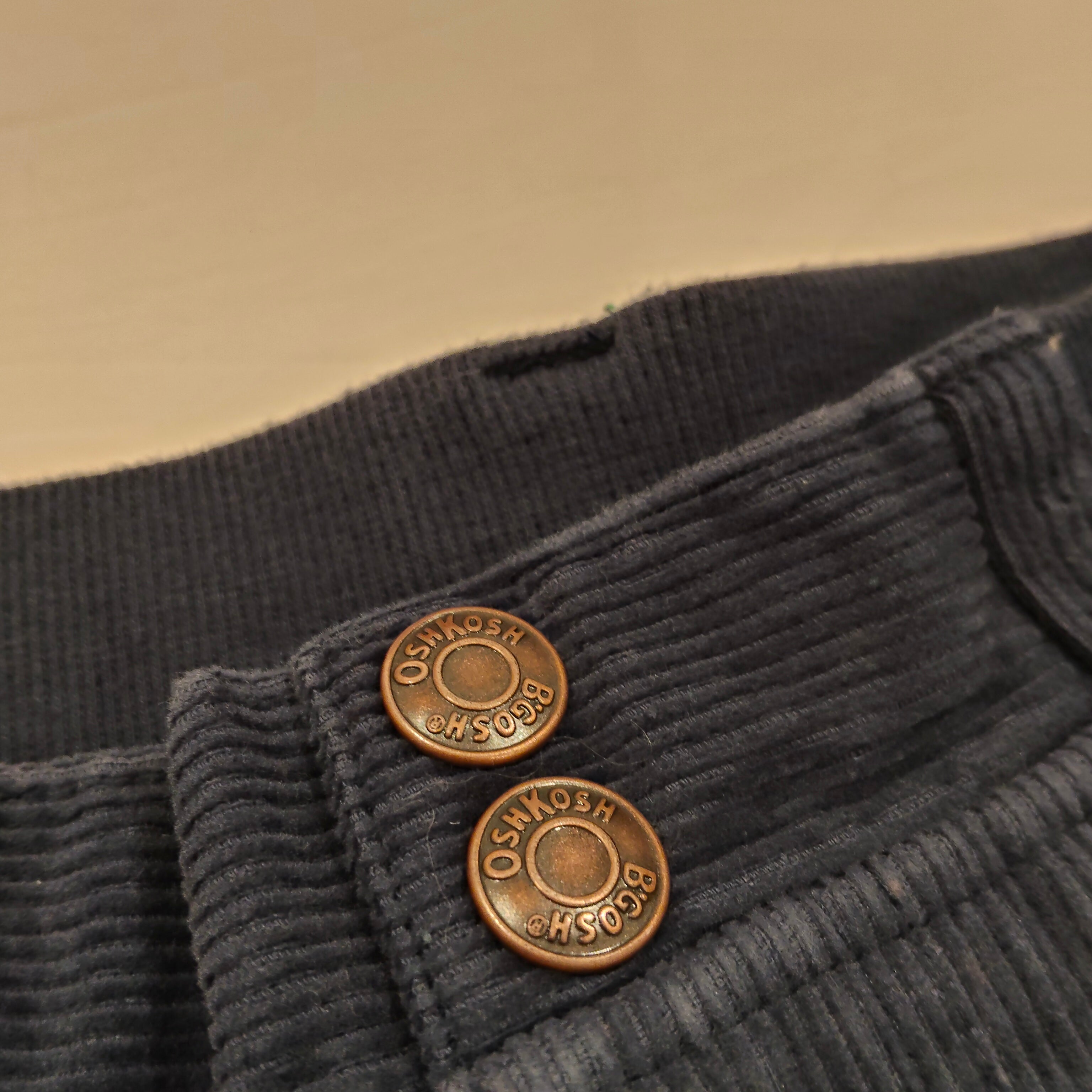 OSHKOSH B'gosh jeans Size 6 Boys dark navy blue corduroy
