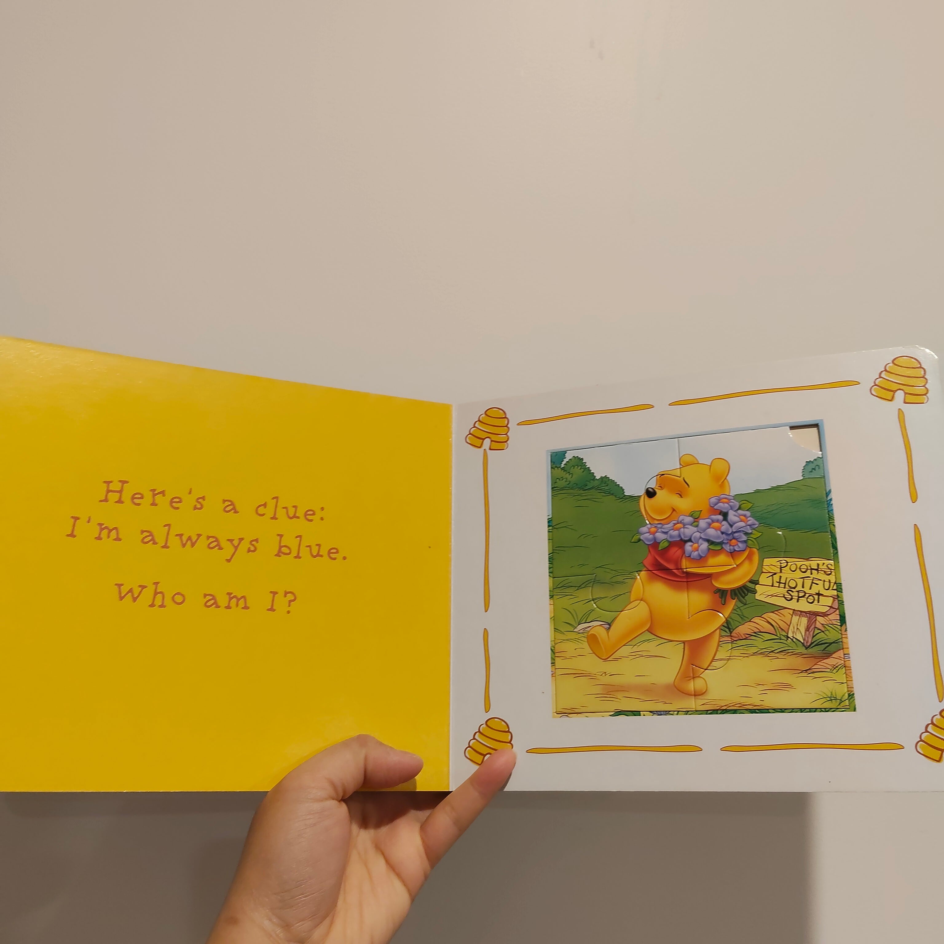 DISNEY Winnie the Pooh "Hundred-Acre Friends" jigsaw BOARDBOOK