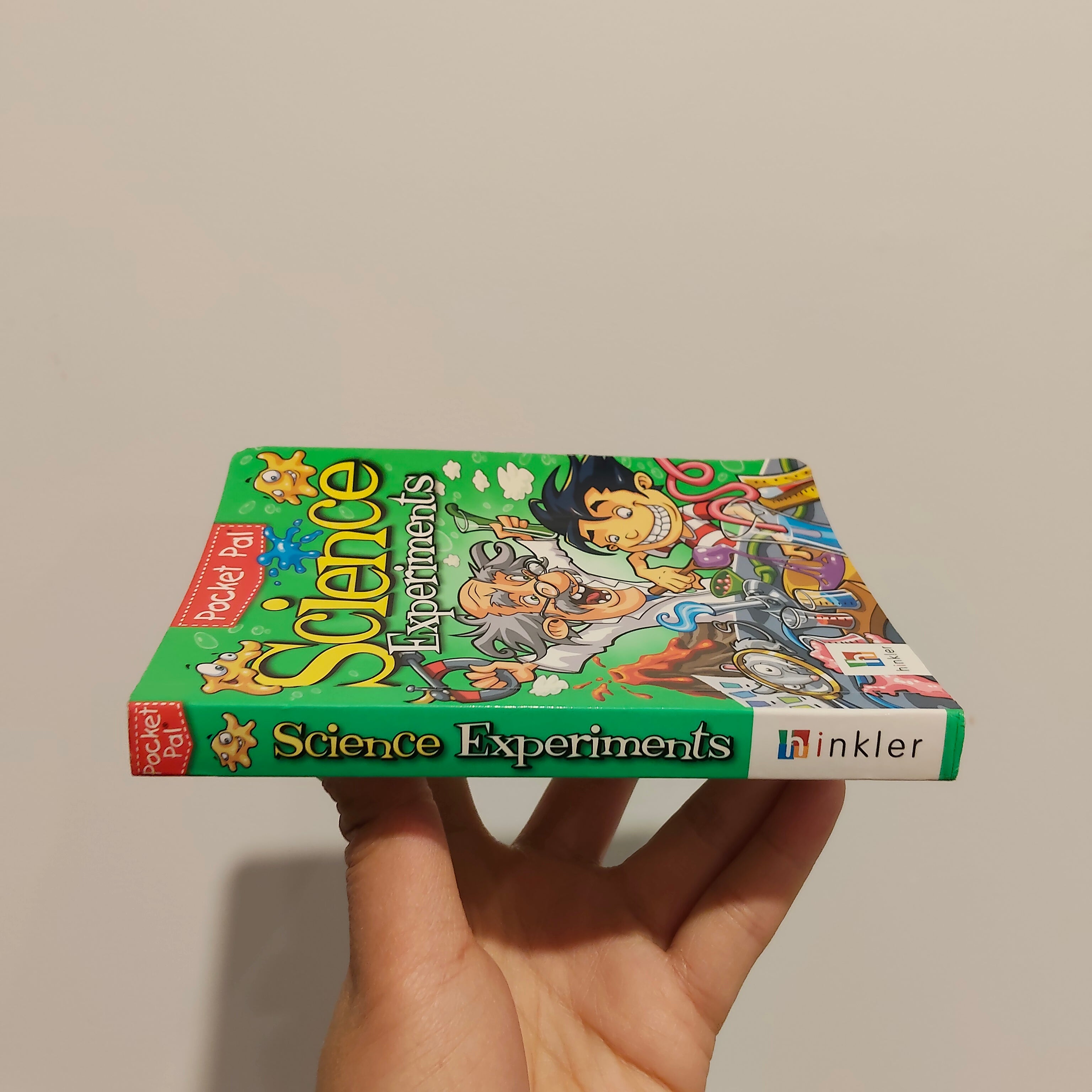 "Pocket Pal: Science Experiments" published by Hinkler Books BOOK Paperback