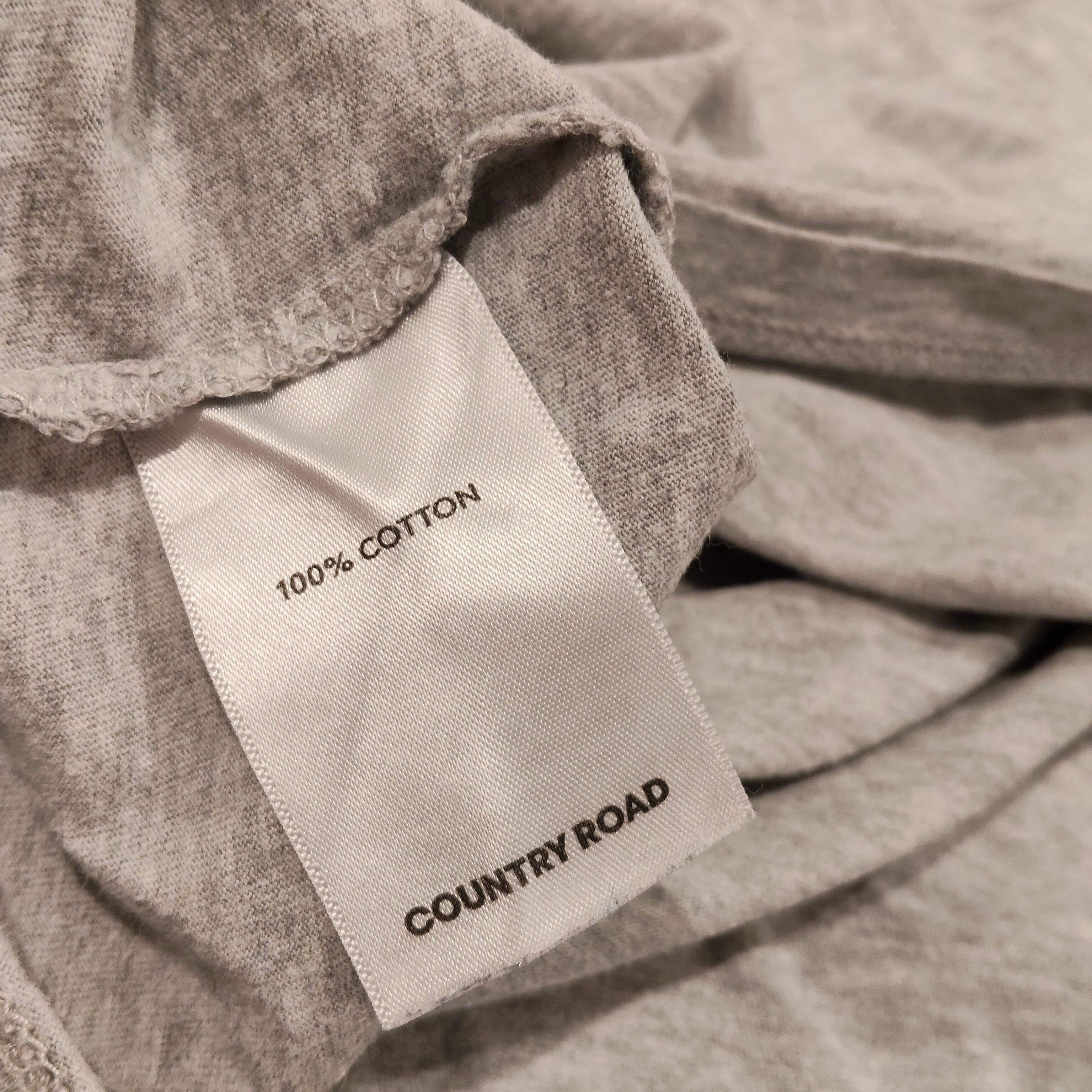 COUNTRY ROAD top size 8yr unisex long sleeve grey