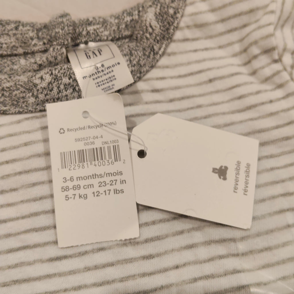 New GAP top size 3-6M Baby