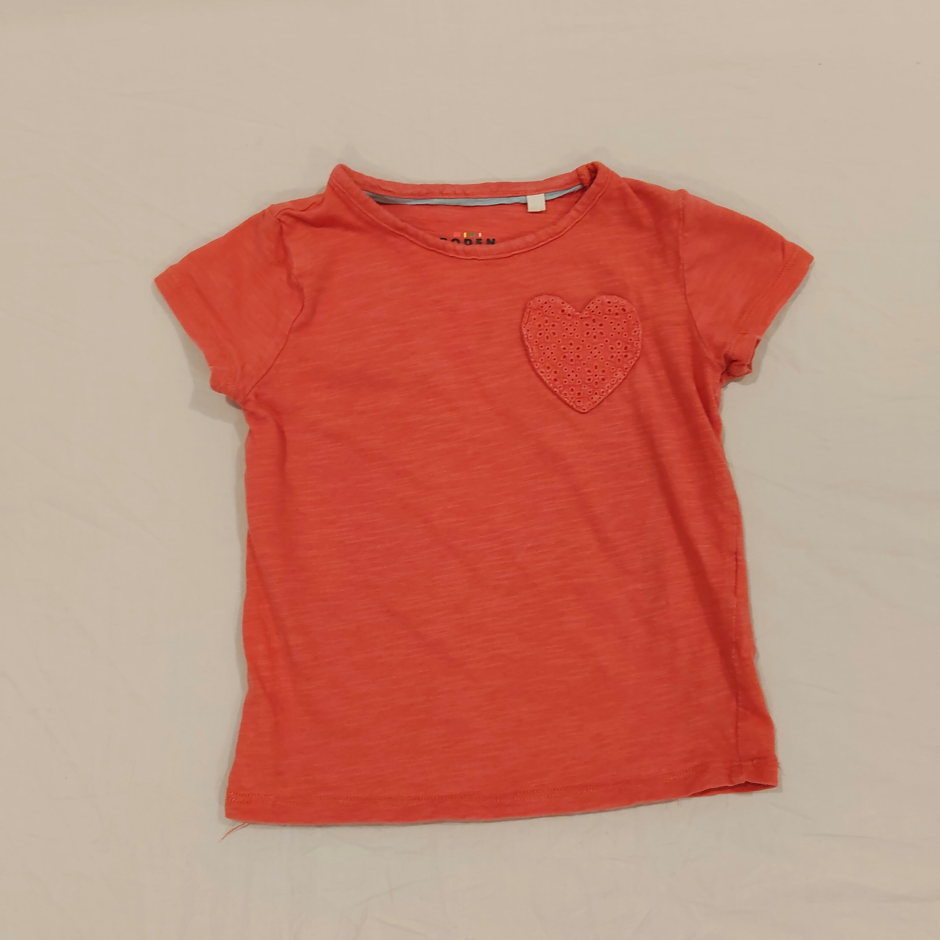 MINI BODEN top size 5-6y girls short sleeve Heart Pocket