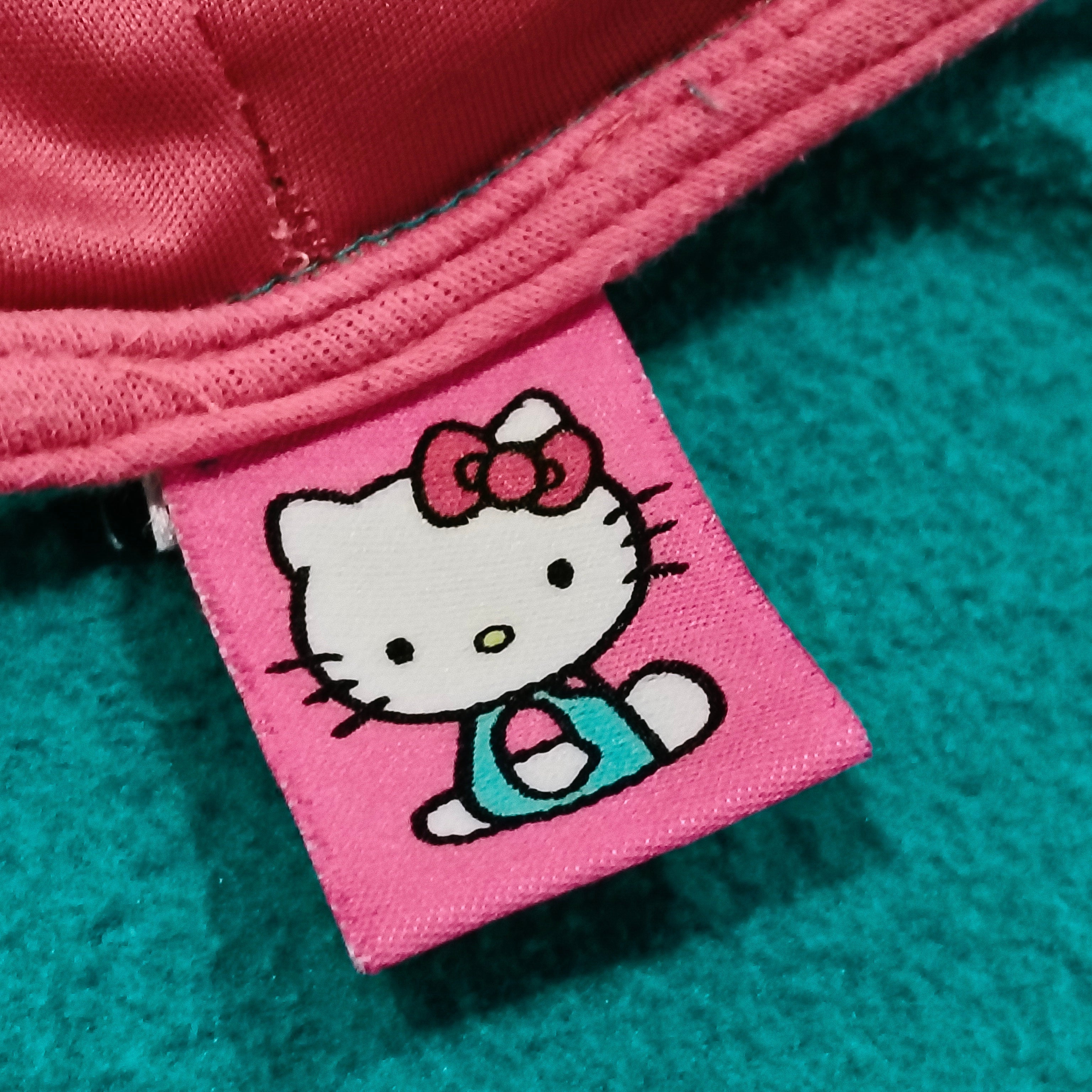 HELLO KITTY hoodie size 5 Girls (sequin-embellished graphic)