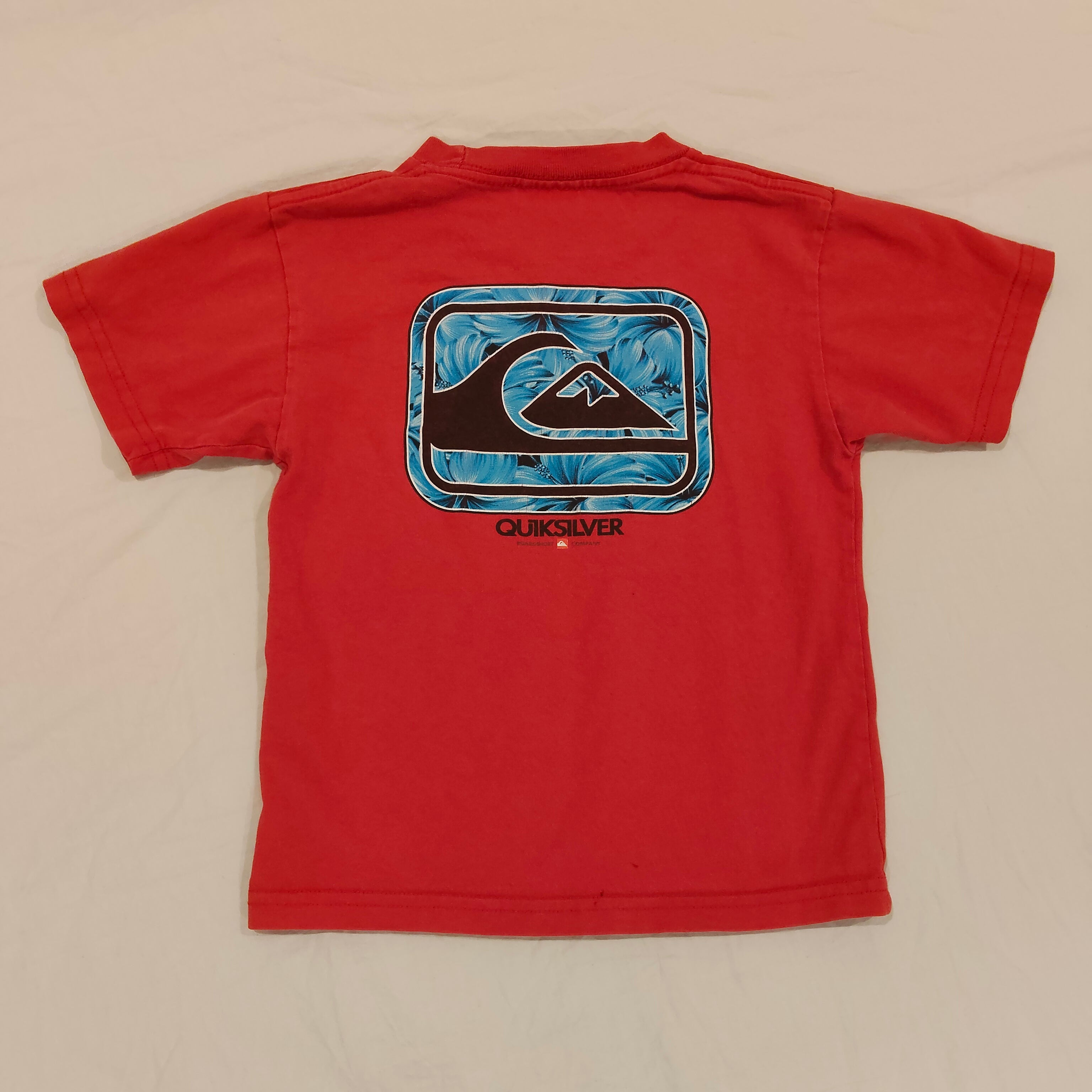 QUIKSILVER tee size 4 boys Red short sleeve