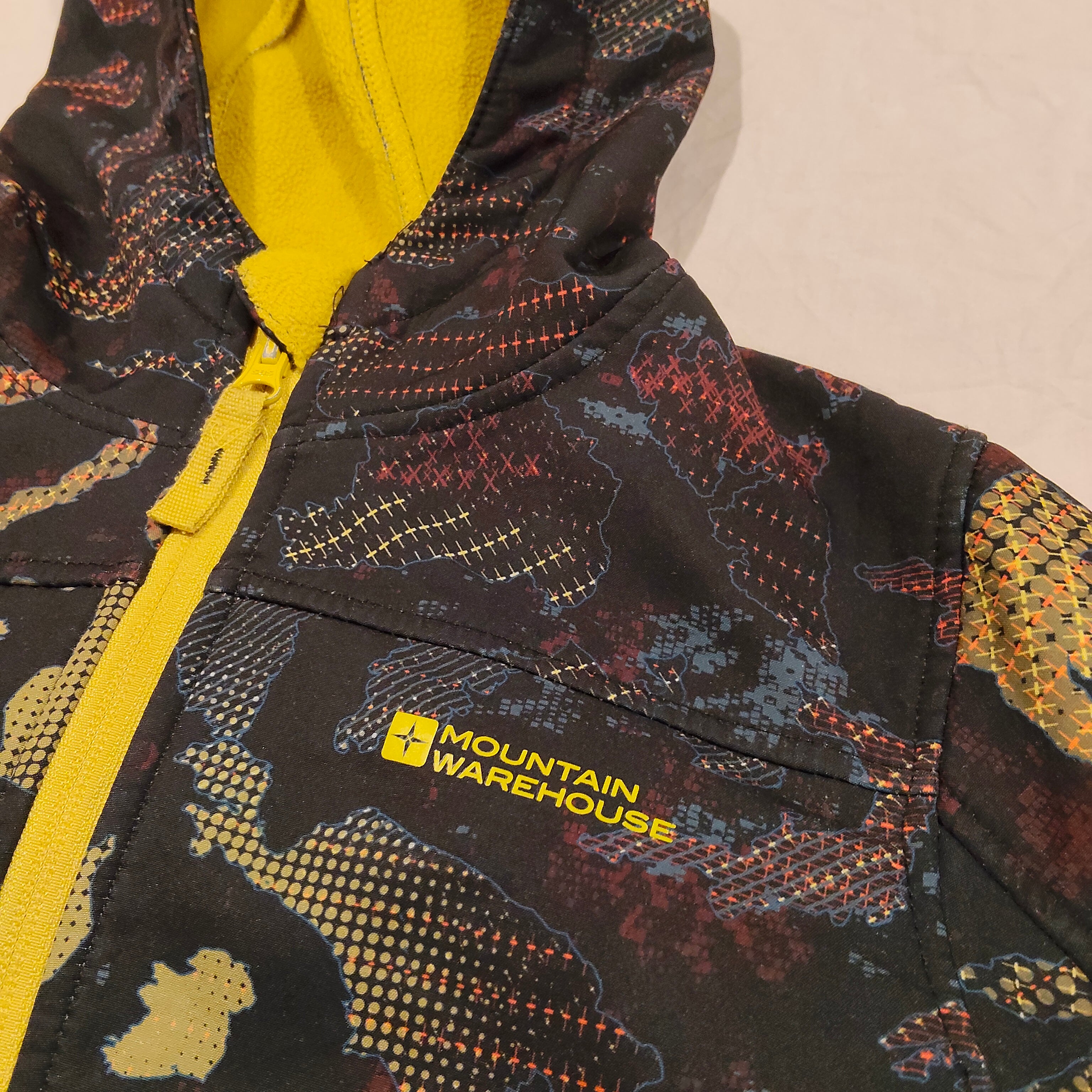 MOUNTAIN WAREHOUSE Exodus Kids Printed Water Resistant Softshell Jacket Size 9-10Yrs