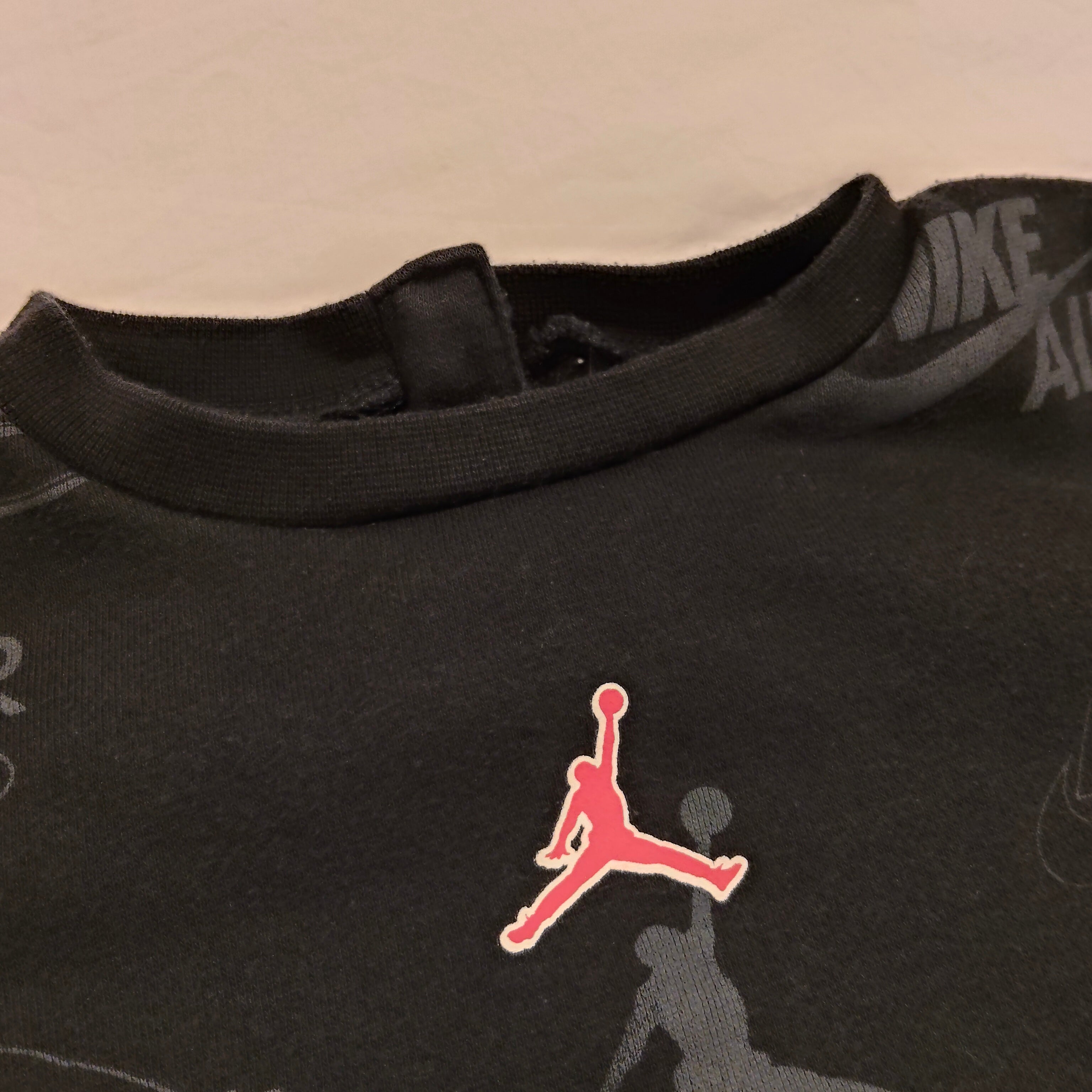 JORDAN jumper size 24M Boys