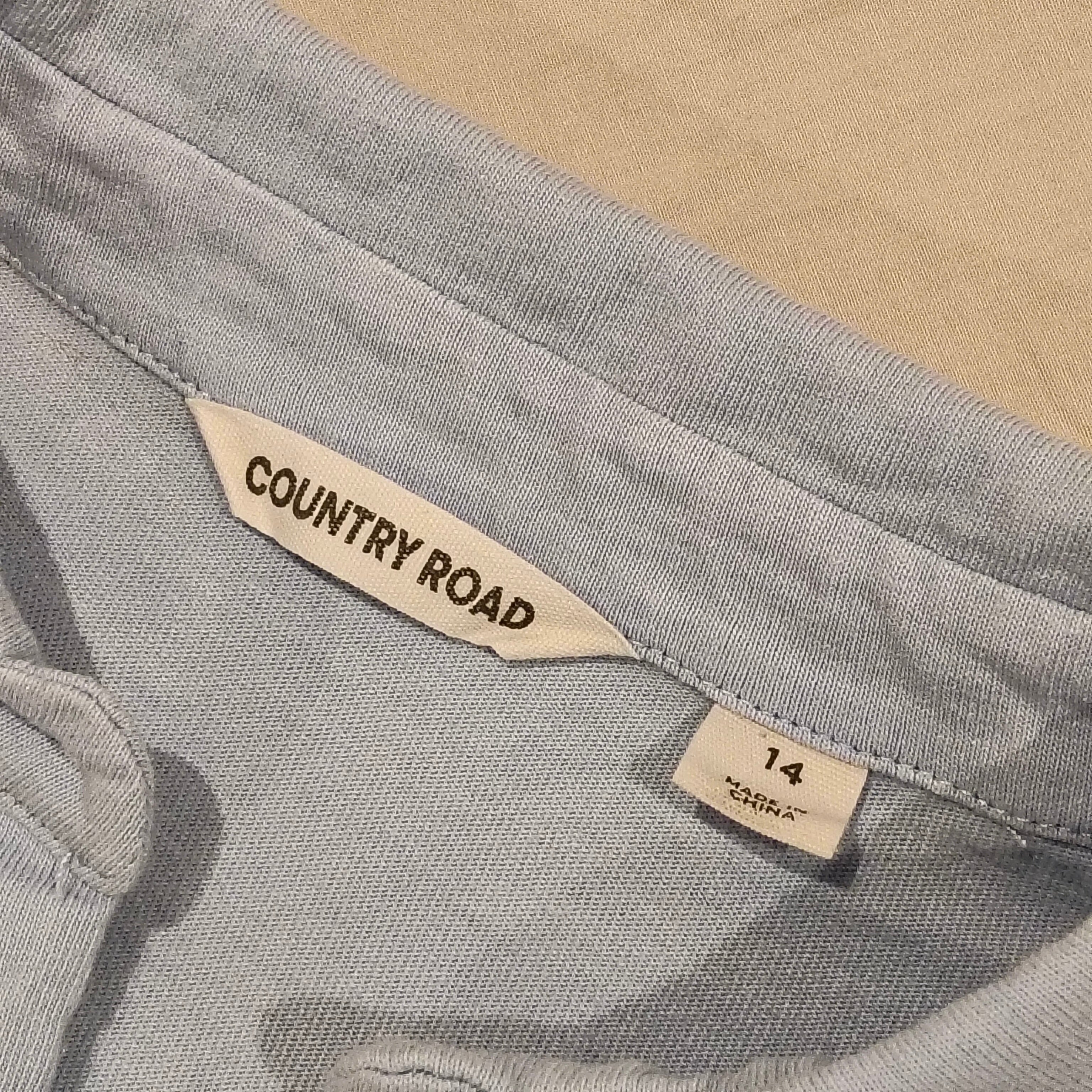 COUNTRY ROAD top size 14 Women blue/white long sleeeve