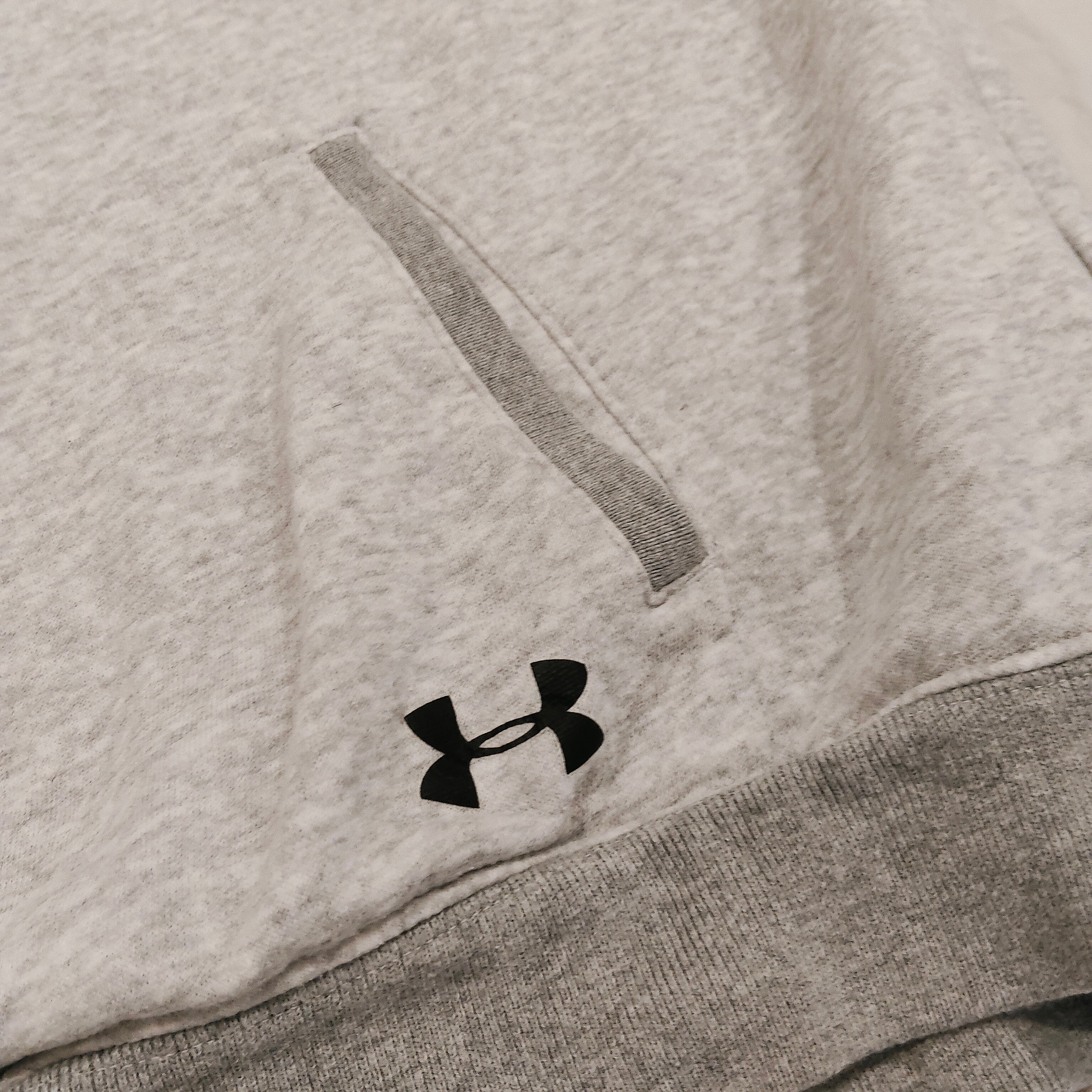 UNDER ARMOUR Hoodie Size 14-15yrs unisex