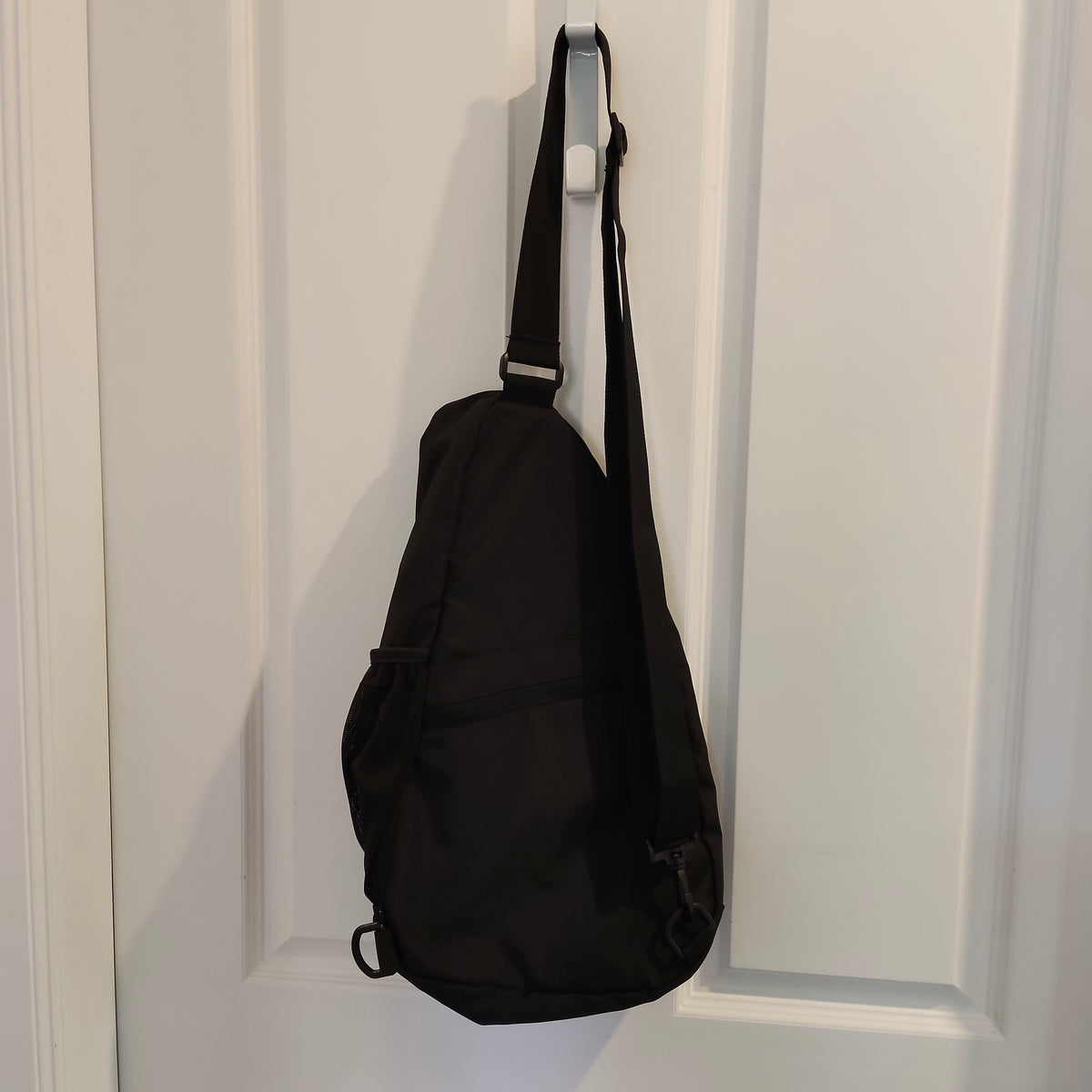 New MOUNTAIN WAREHOUSE Classic 8L Sling Bag