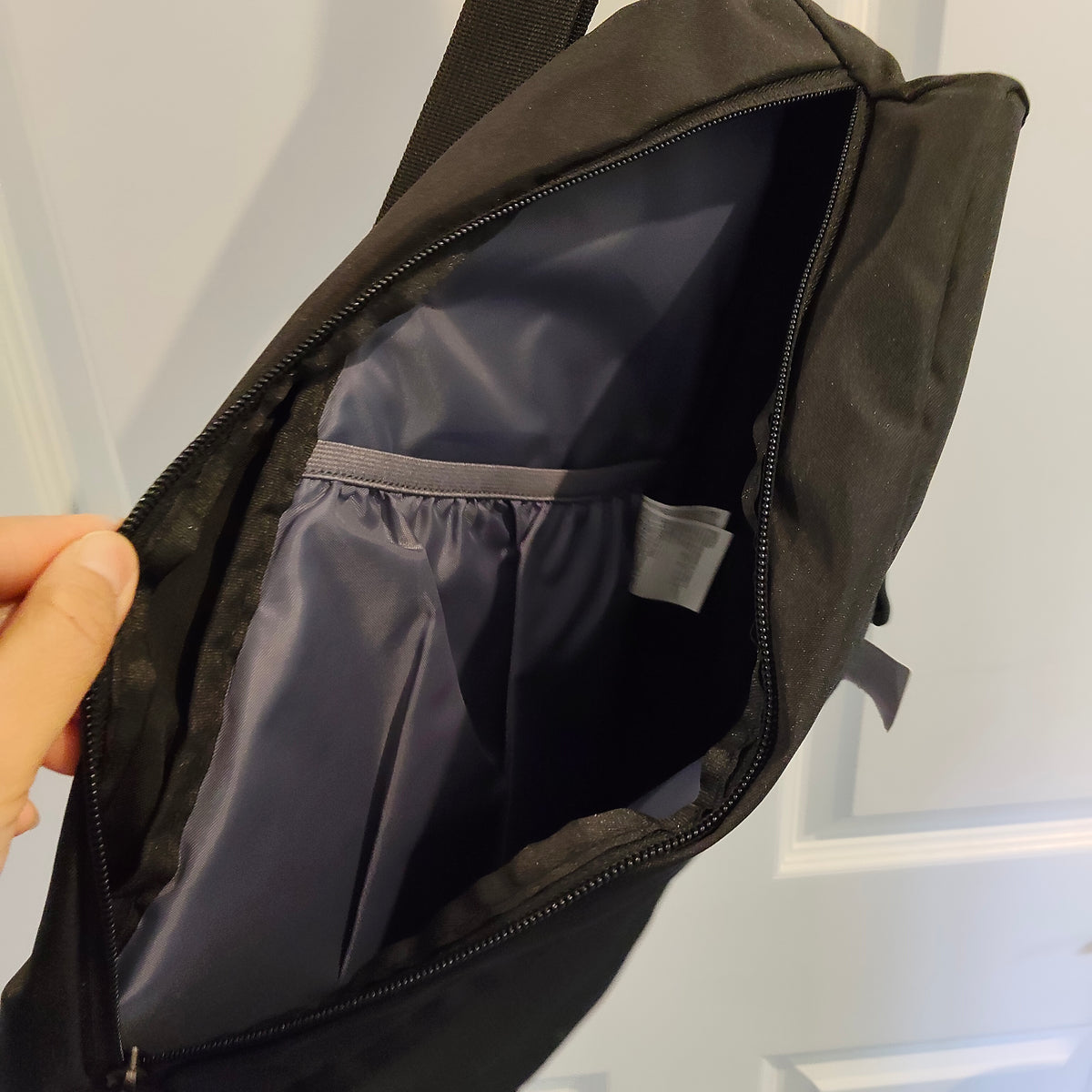 New MOUNTAIN WAREHOUSE Classic 8L Sling Bag