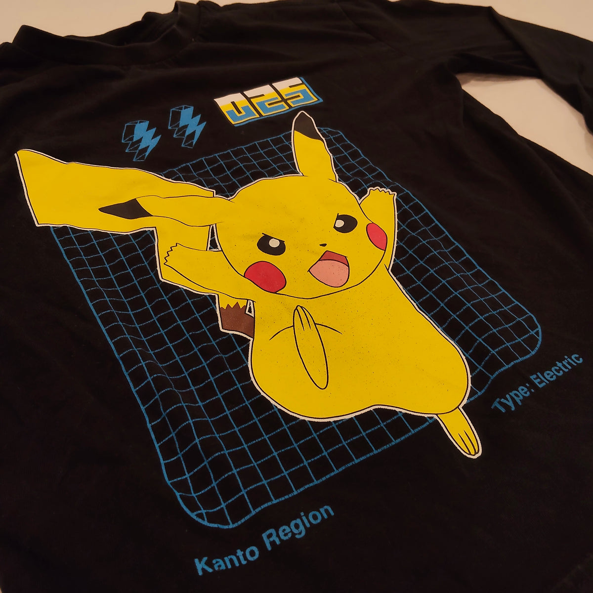 PIKACHU Top Size 8 Boys Long Sleeve Black