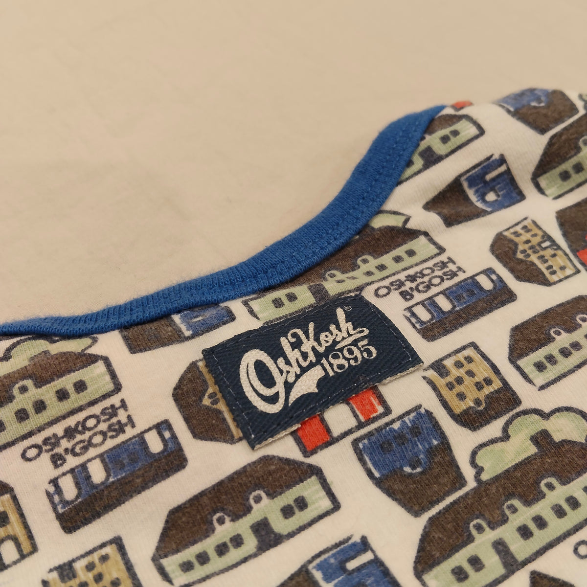 OSHKOSH bodysuit size 3-6M Baby 'house and village'