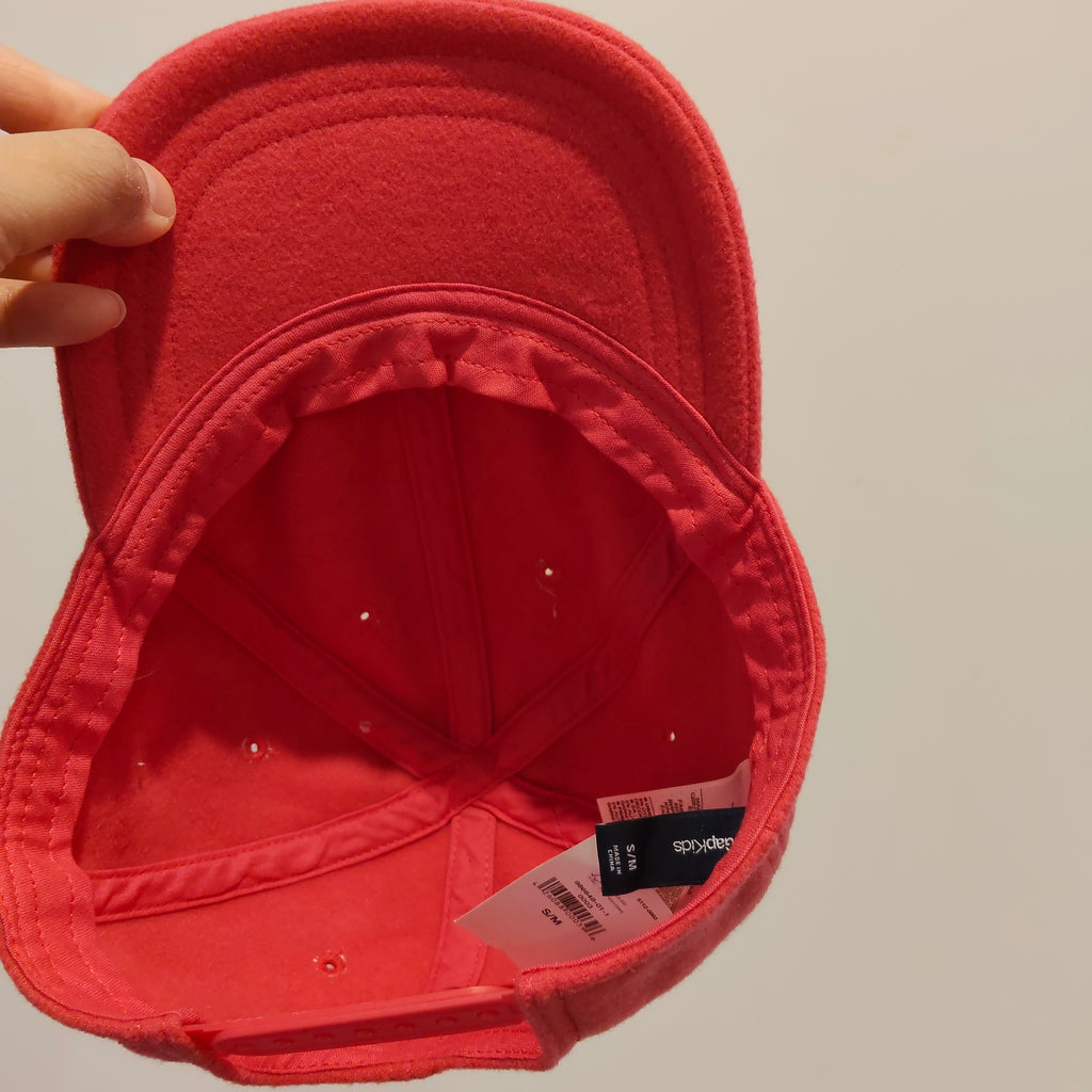 GAP red pom-pom hat Size 4-8Yrs Girls