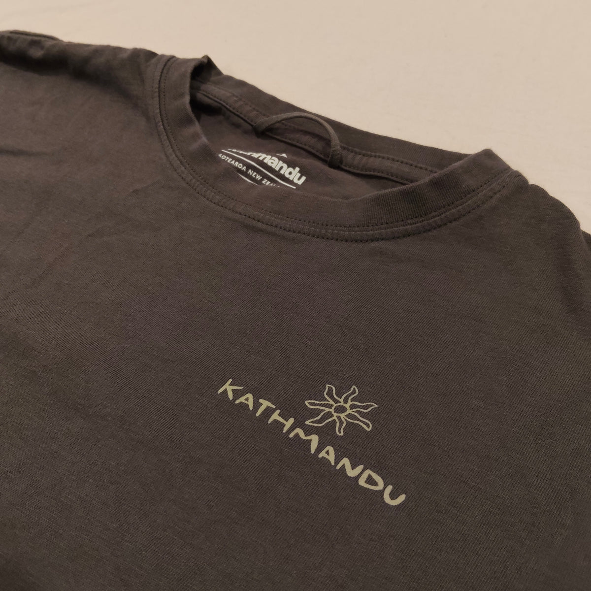 KATHMANDU Tee Size 14 Boys 'Adventure Await' Short Sleeve